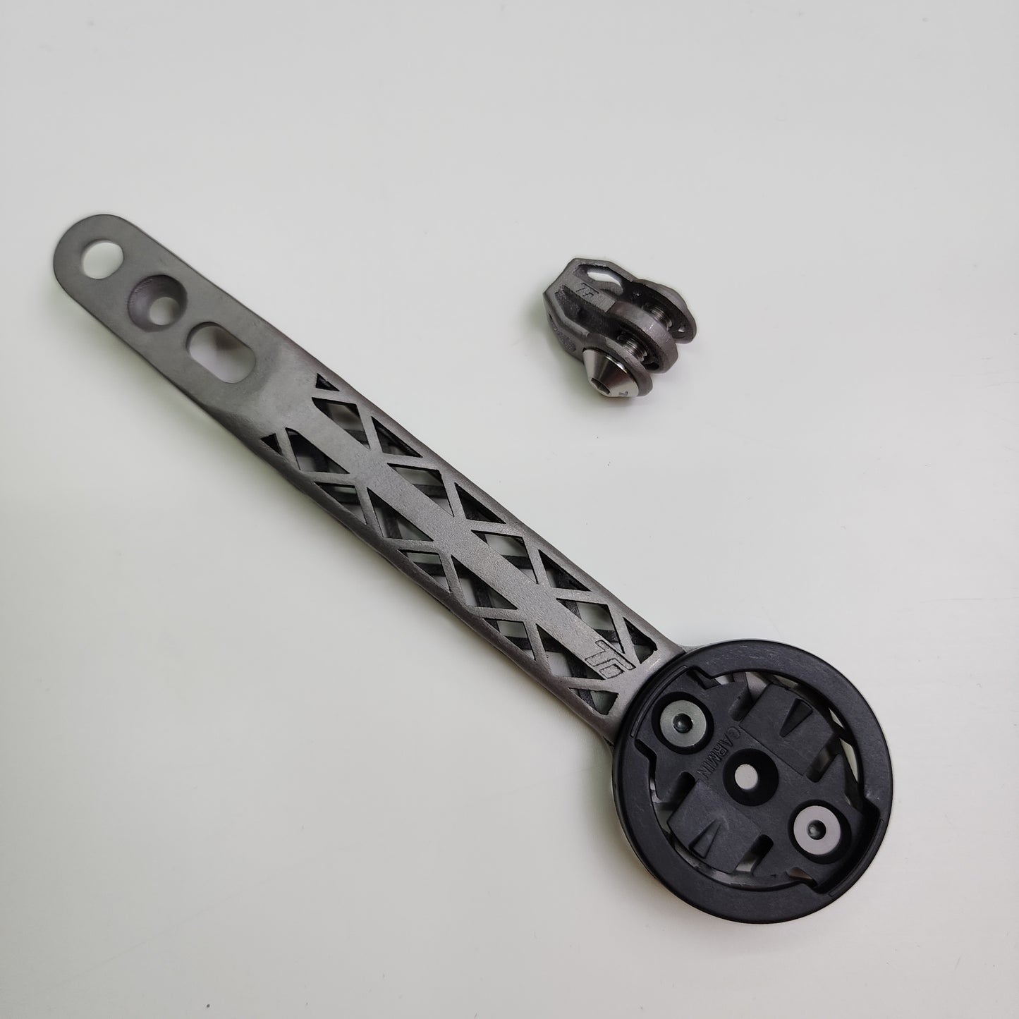 Avian Parus/Falcon II/Canary チタン製3Dプリントコンピューターマウント | Garmin Wahoo Bryton