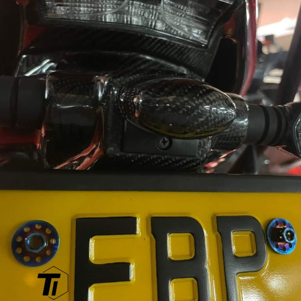 Titanový M6 široký kryt filtru Kryt výfuku Šroub poznávací značky m6x20 Titanový šroub třídy 5 Singapur