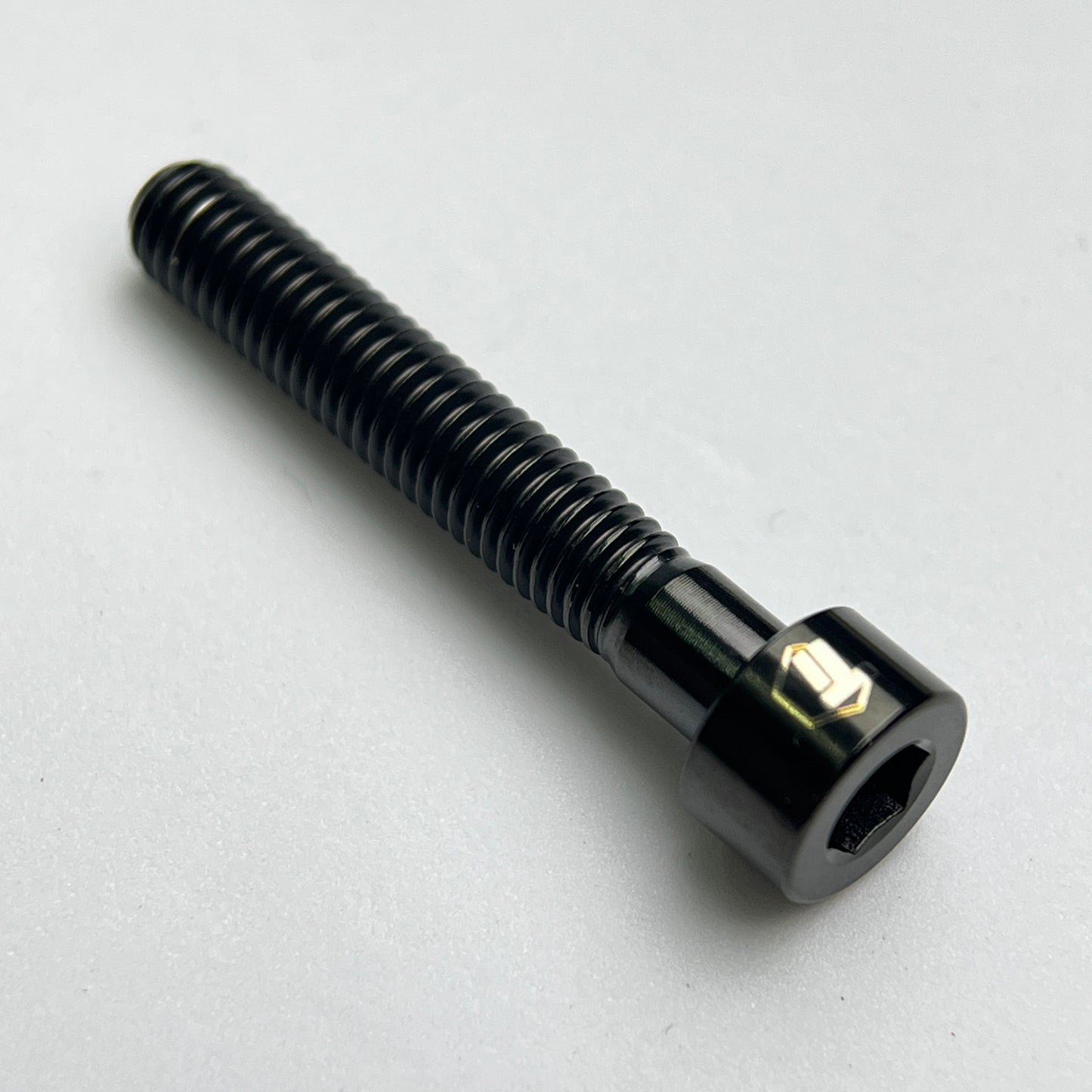 Titanový šroub pro objímku sedlovky Giant TCR Propel Defy | Contend TCX Langma Advanced Integrated Internal Carbon