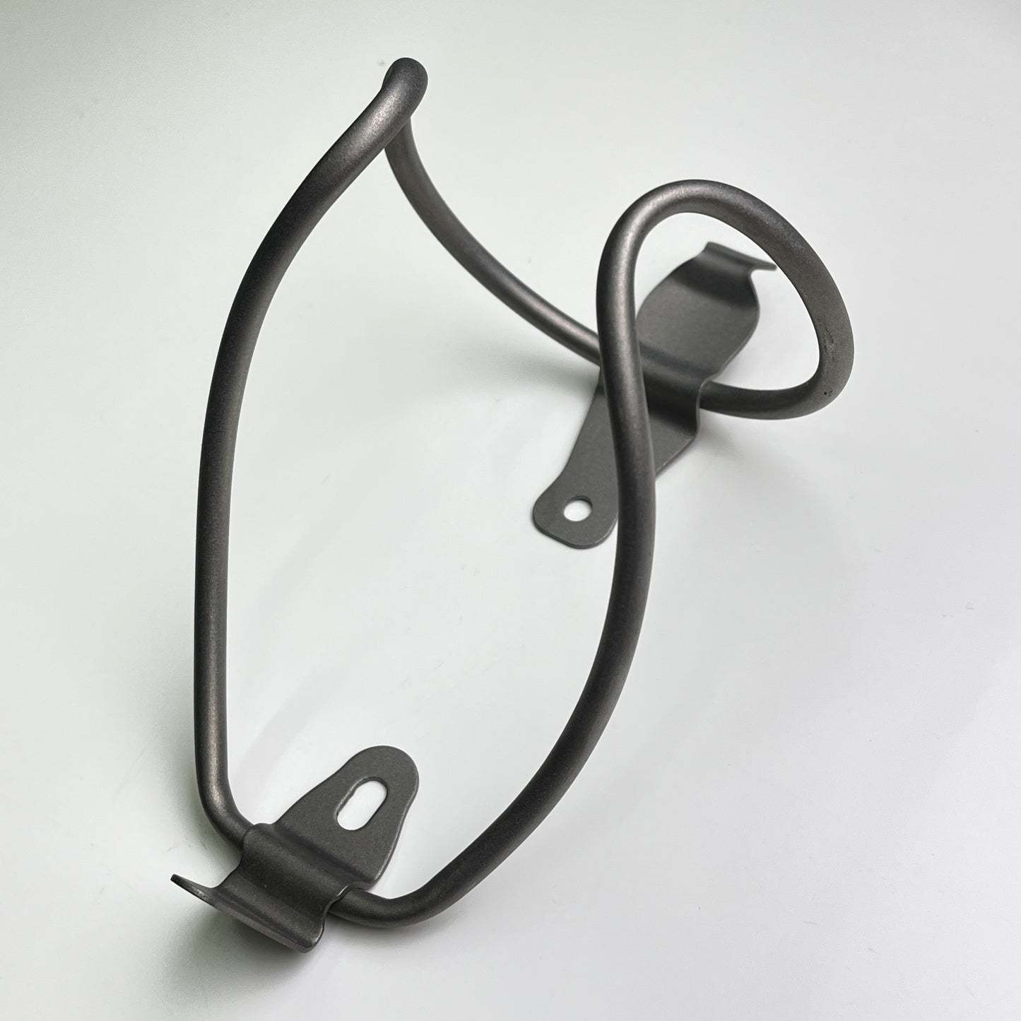 チタン合金中空ボトルケージ | 22g 25g 中空軽量 ロードバイク グラベル MTB ツーリング用 強固で頑丈なボトルホルダー 自転車 シンガポール