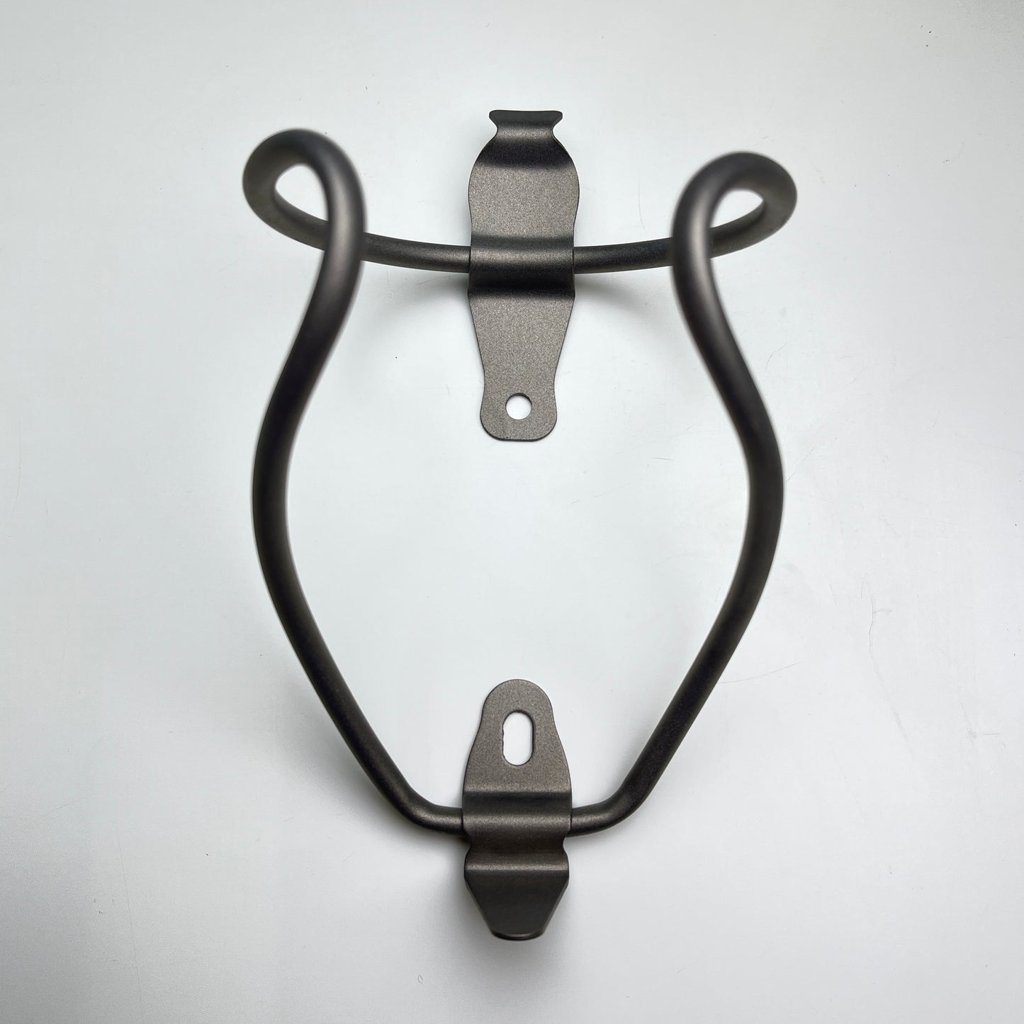 チタン合金中空ボトルケージ | 22g 25g 中空軽量 ロードバイク グラベル MTB ツーリング用 強固で頑丈なボトルホルダー 自転車 シンガポール