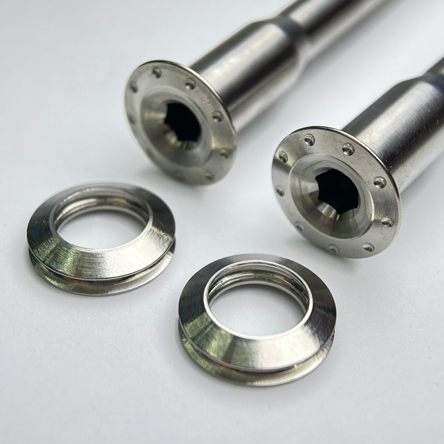 Fearless Knight 29.89g Titanium Thru Axle | Colnago V5RS Y1RS V4RS V3RS