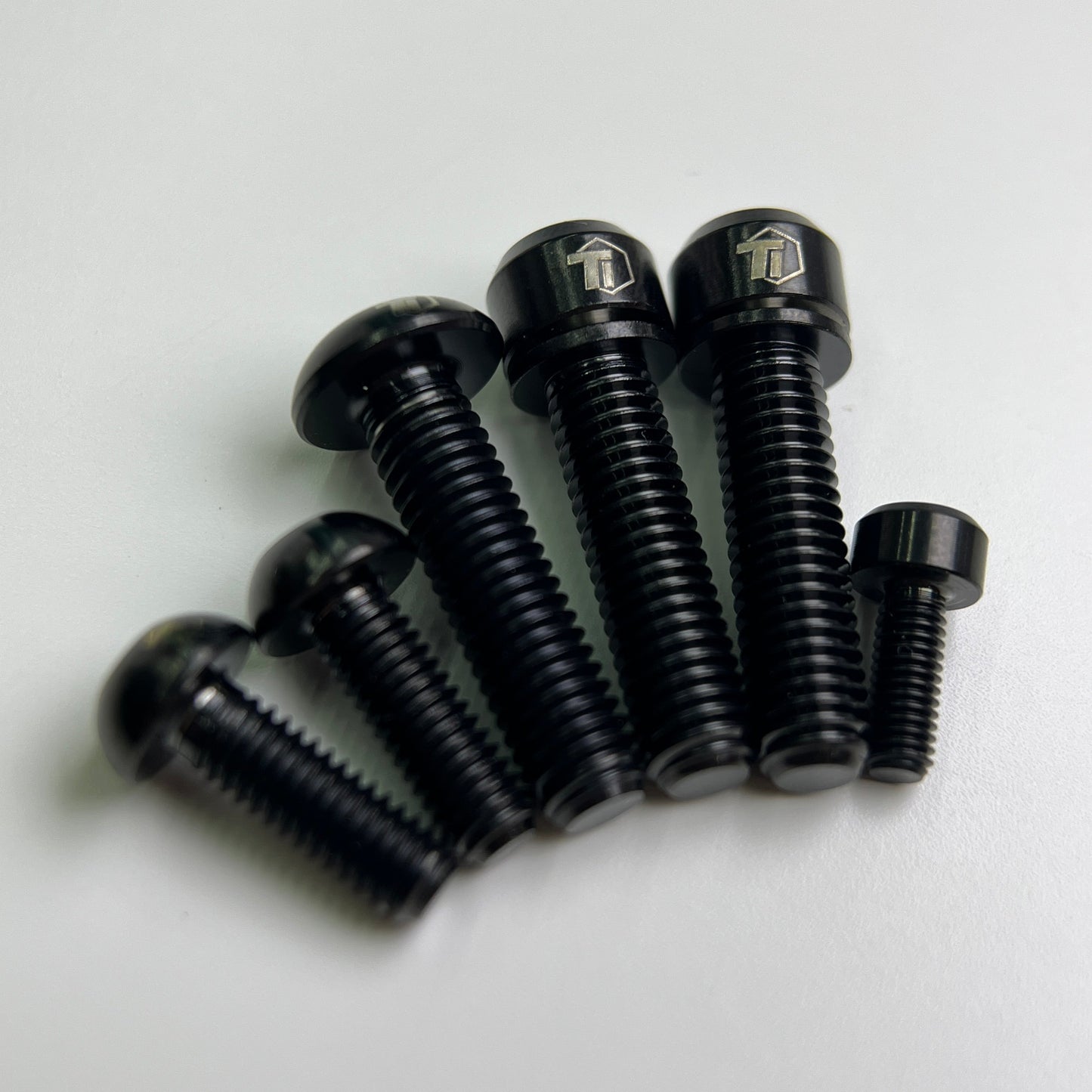 อัพเกรดสกรูไททาเนียม | แฮนด์บาร์แบบบูรณาการ Cannondale MOMO Design