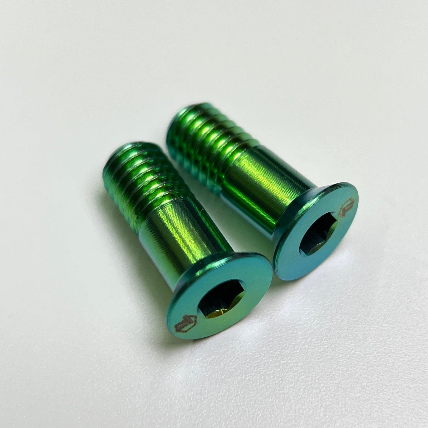 Shimano/SRAM Schaltwerksschraube | Titan | 14,2/15,4 mm