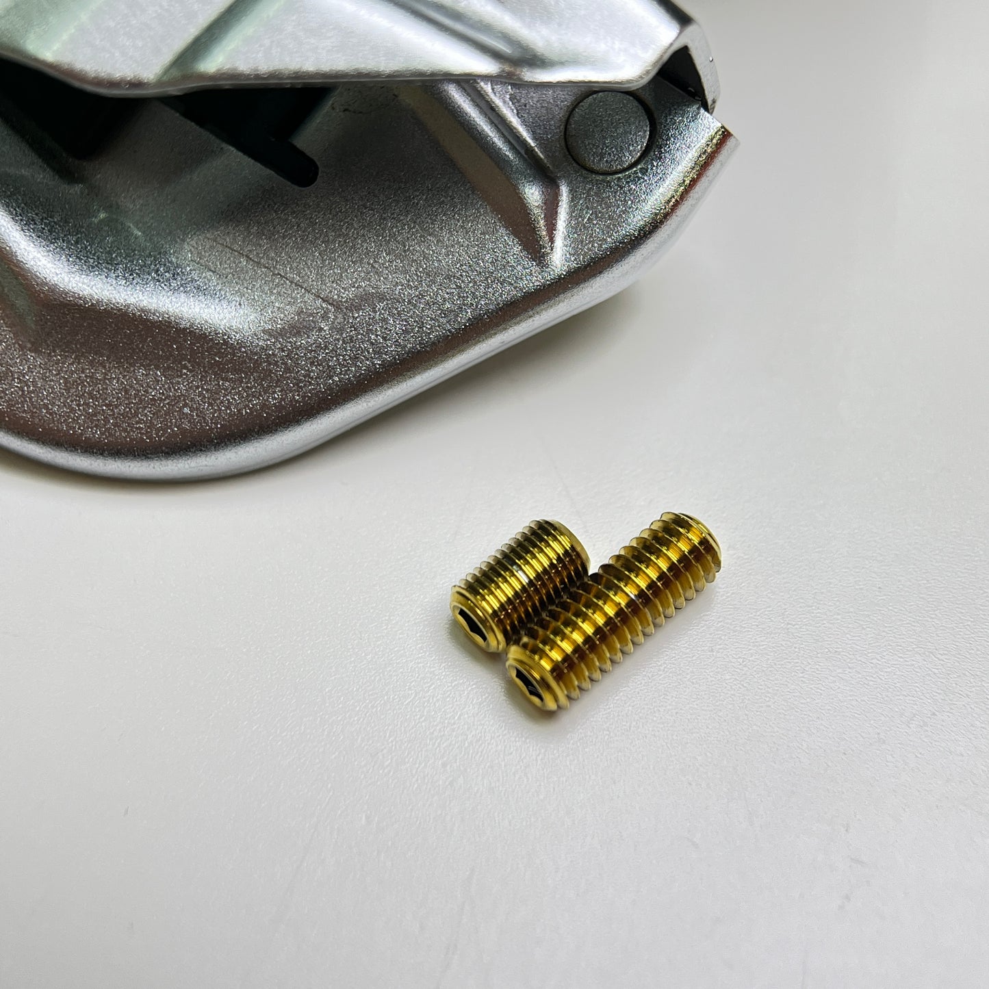 SRAM FDフロントディレイラー調整用チタンネジ | レッド E1 フォース ライバル AXS Etap11.7618.004.000 | ハイロー調整 | グレード5チタンボルトセットネジ