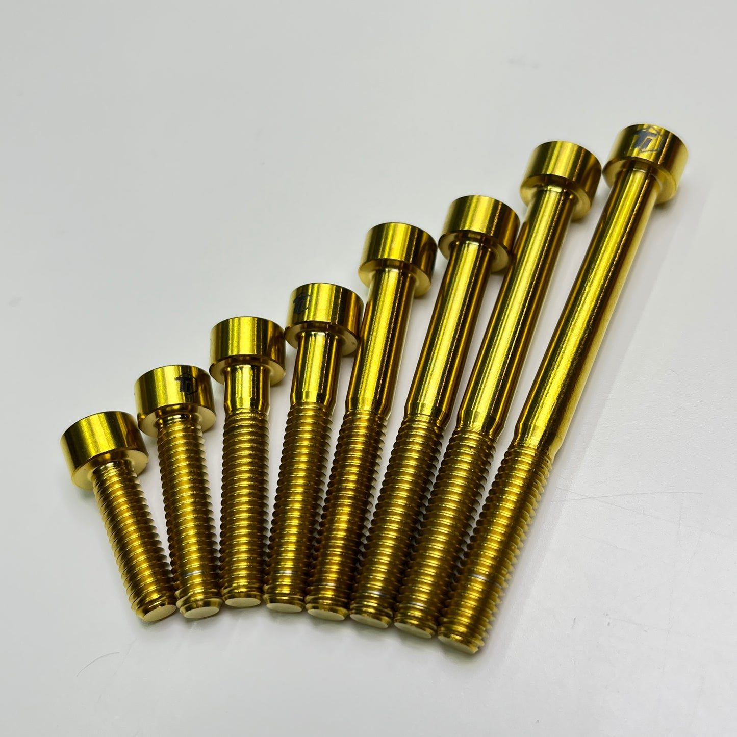 Titanový šroub s válcovou hlavou - M6 | 20 25 30 35 40 45 50 60 65 mm