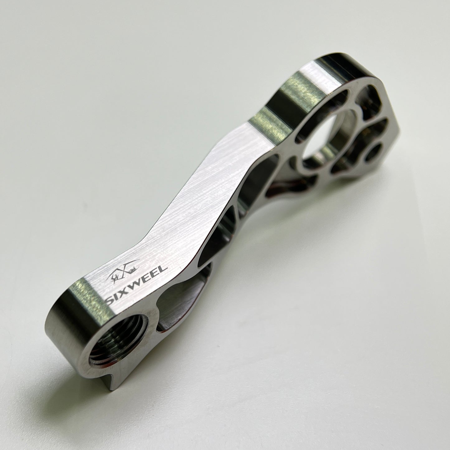 Držák přehazovačky Sixweel 17,97g FACTOR Titanium pro přímou montáž | Shimano