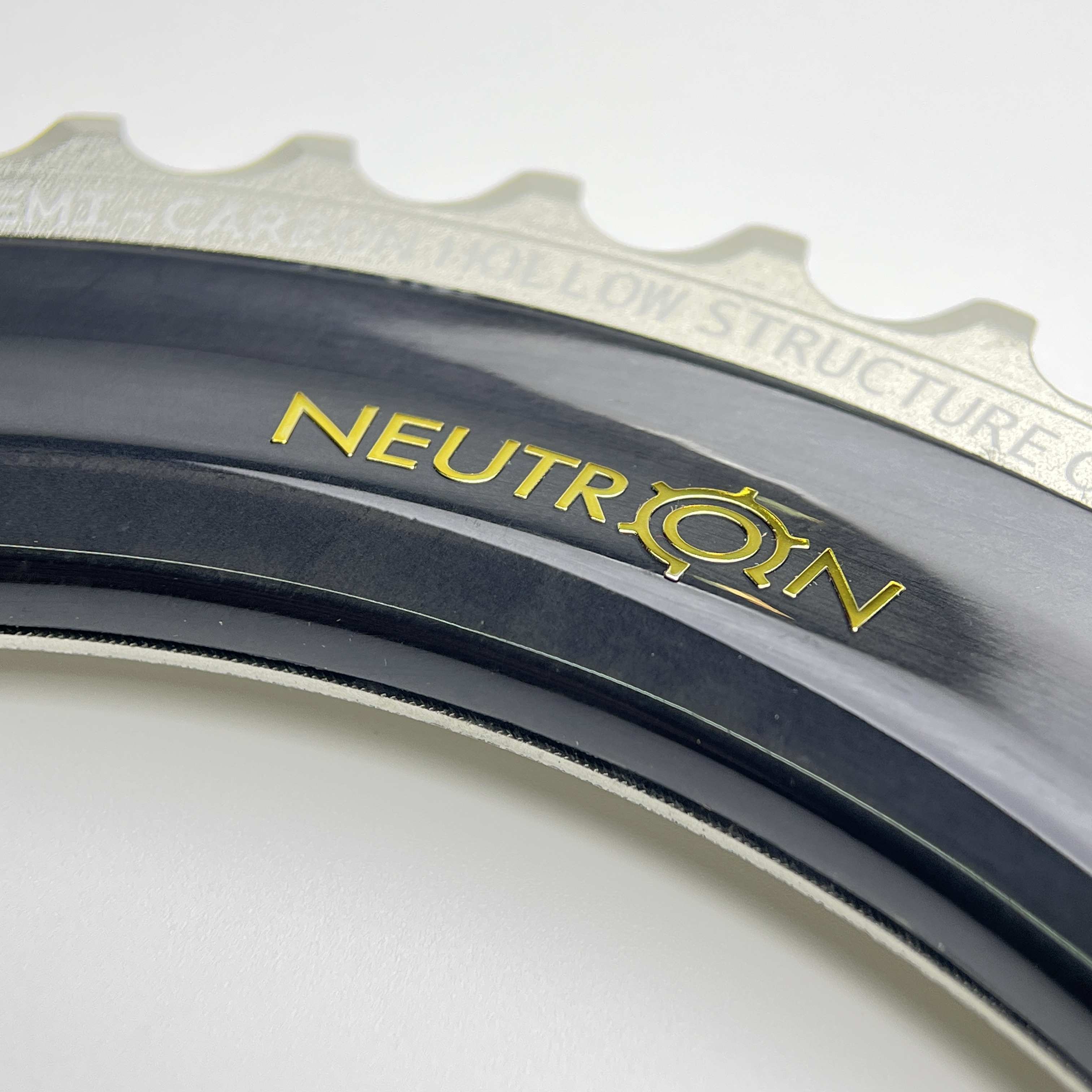 Neutron Hollowカーボンチェーンリング | 11/12s | 50-34/52-36 | 129g