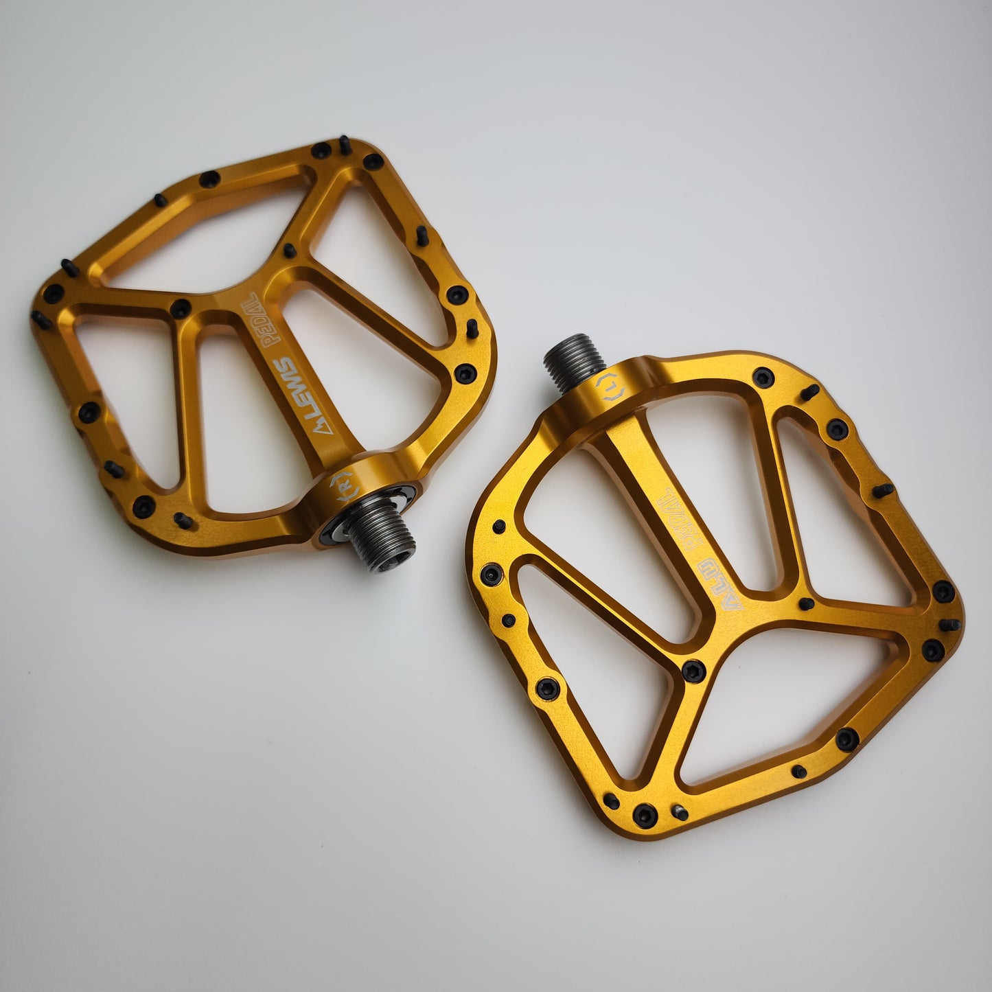 Lewis Ridge 7075 Aluminum Flat Pedals | DH & Enduro CNC Forged, Titanium Bolts Included