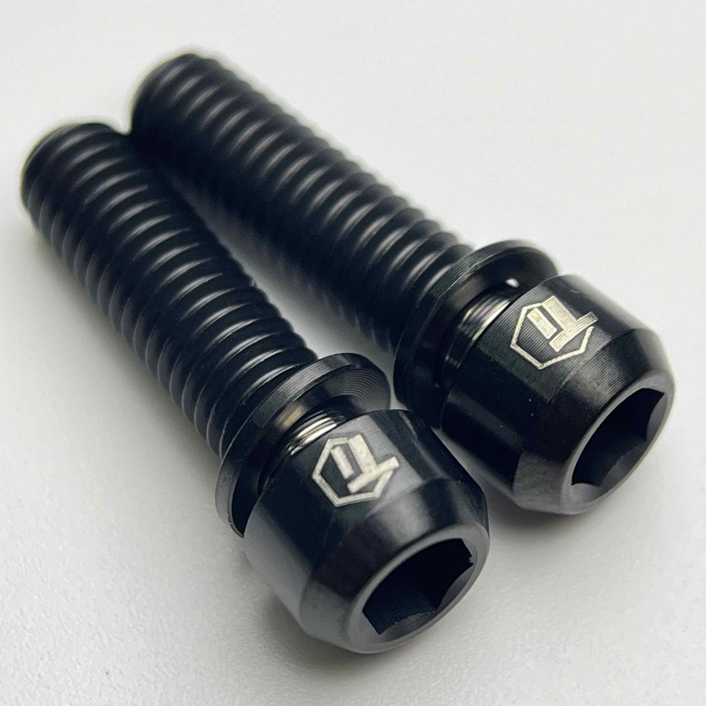 Roval Rapide titanium stem bolt black