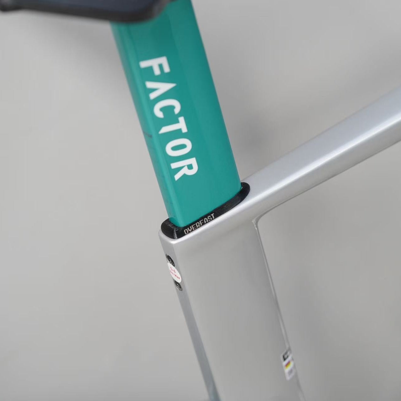 OVERFAST Factor ONE 2026 seatpost dust cover detail