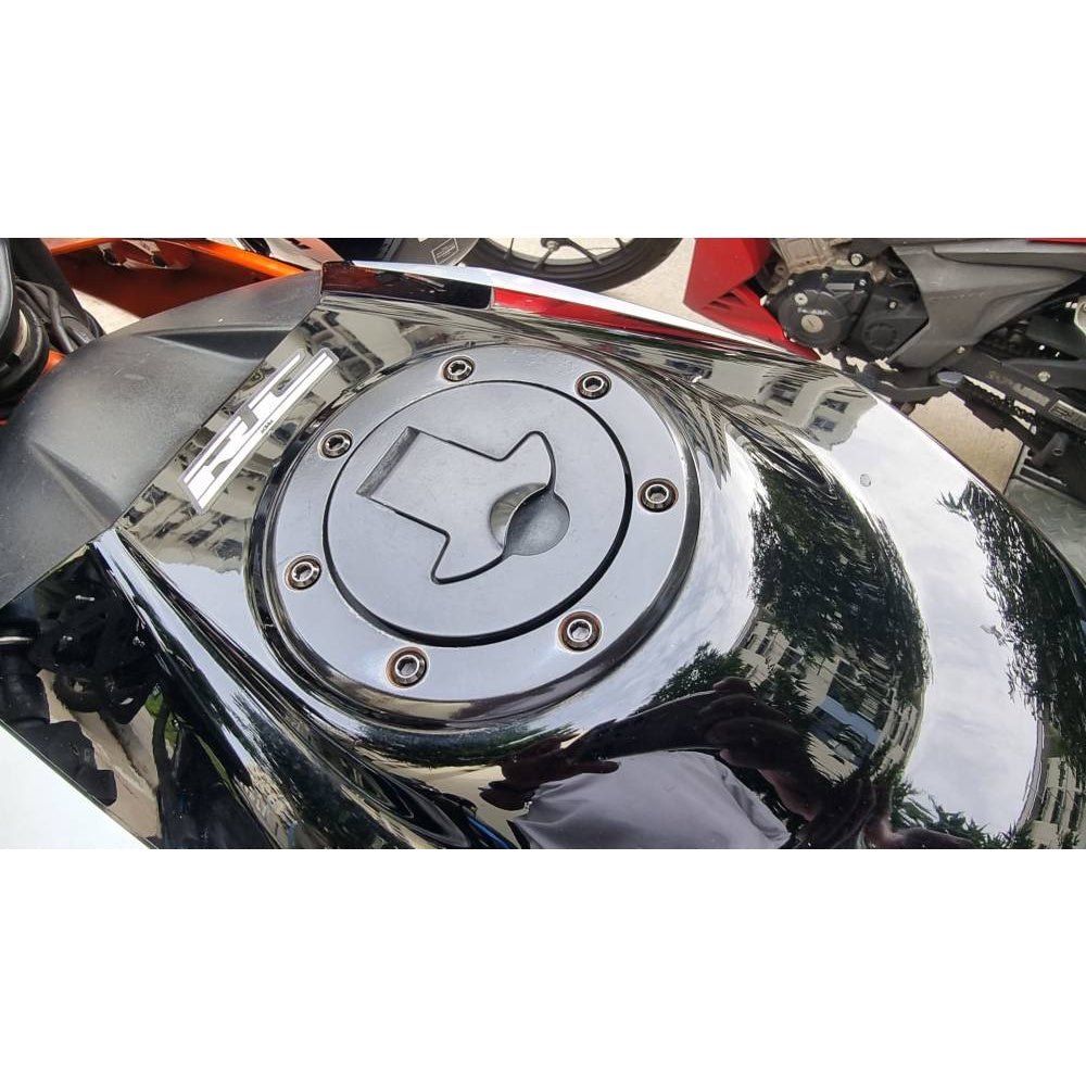 Titanový šroub pro KTM RC200 RC390 Kryt palivové nádrže Titanový šroub M5 Grade 5 Singapore Duke Bike