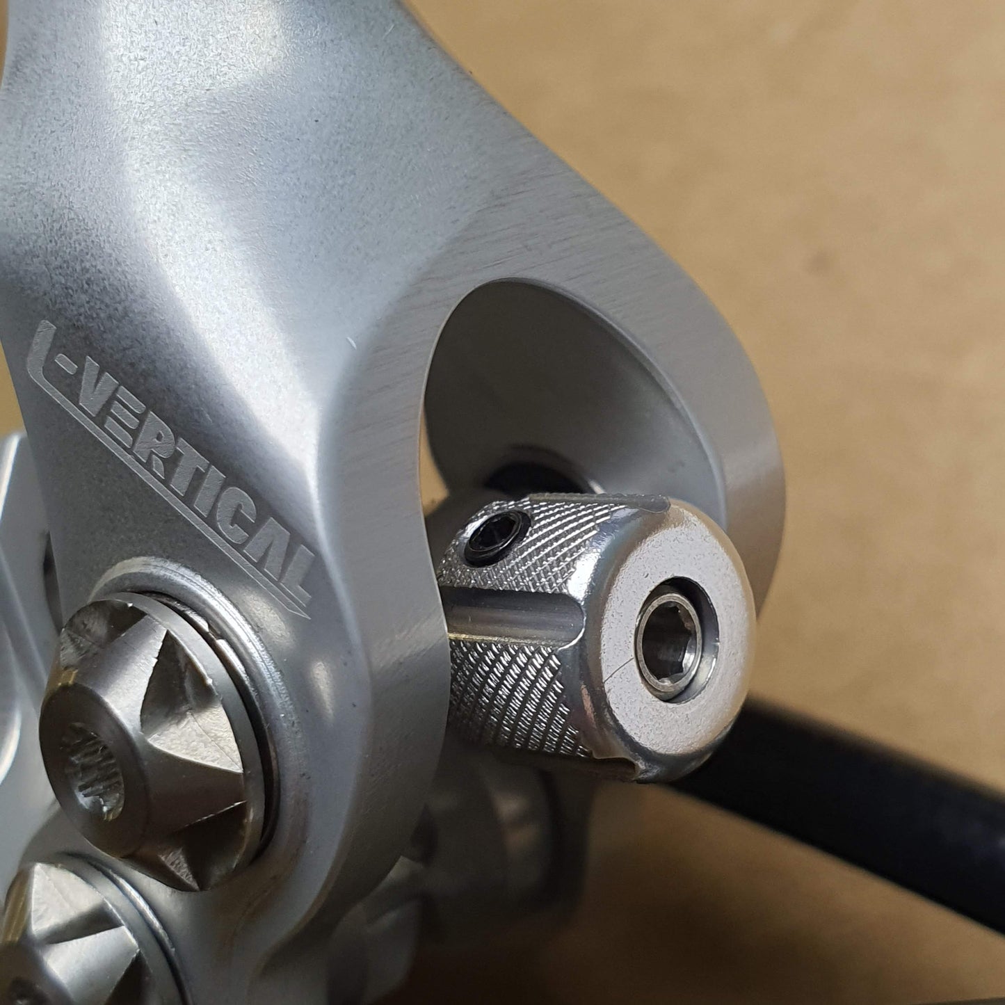 Freio de pistões duplos Lewis LV2 para bicicleta de teste XC | Superleve | Frete grátis mundial