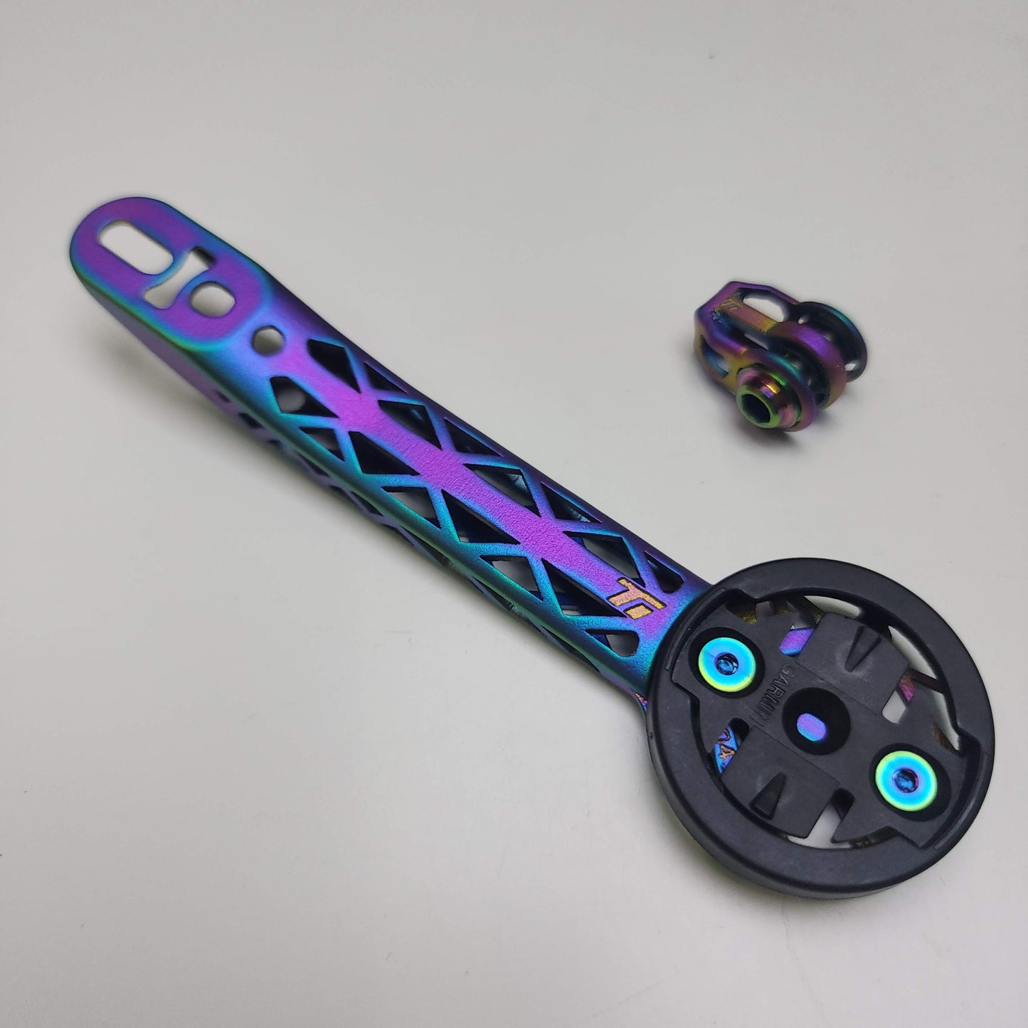 حامل حاسوب سيرفيلو إس ٥ (٢٠٢٣-٢٠٢٦) من التيتانيوم بتقنية الطباعة ثلاثية الأبعاد | جارمين واهو بريتون | سلسلة الفريق