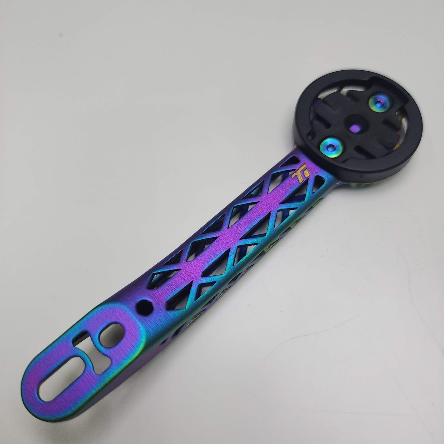 حامل حاسوب سيرفيلو إس ٥ (٢٠٢٣-٢٠٢٦) من التيتانيوم بتقنية الطباعة ثلاثية الأبعاد | جارمين واهو بريتون | سلسلة الفريق