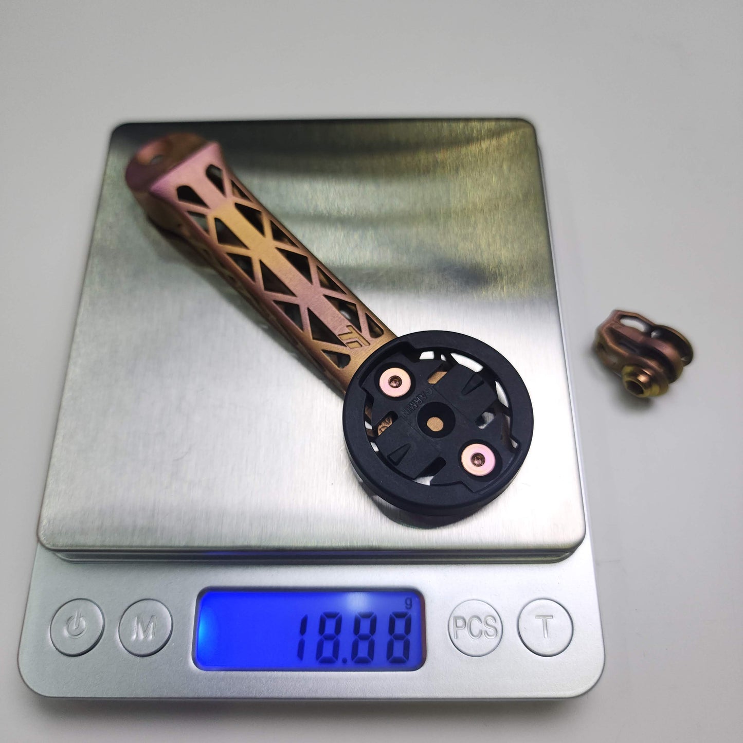 حامل حاسوب Trek Madone Gen 8 2025/24 من التيتانيوم بتقنية الطباعة ثلاثية الأبعاد | Garmin Wahoo Bryton | سلسلة Team