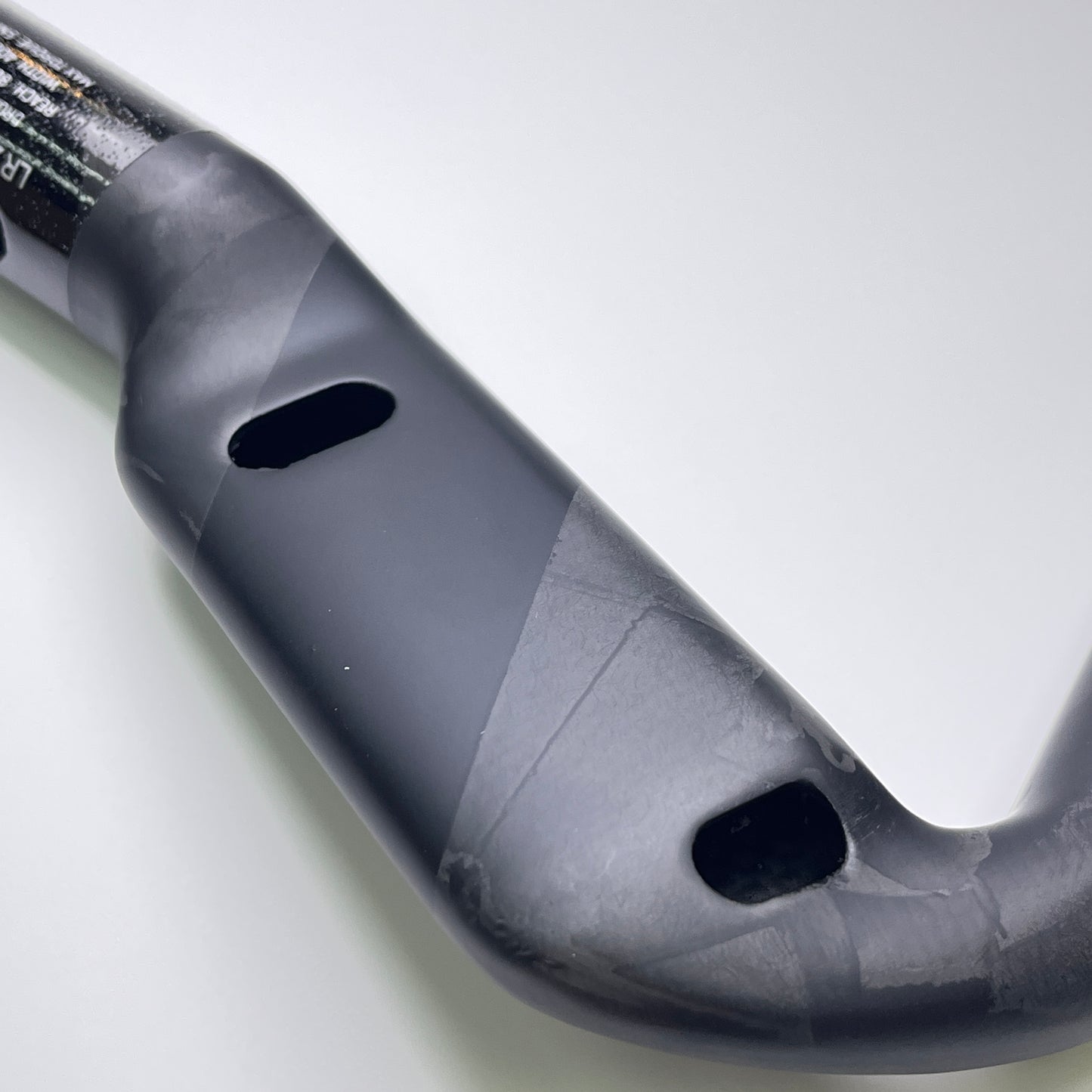 مقود ASCENT AEROO Aero | 30 سم بجزء علوي ضيق، مصمم للنساء والشباب وراكبي الدراجات ذوي الأكتاف الضيقة