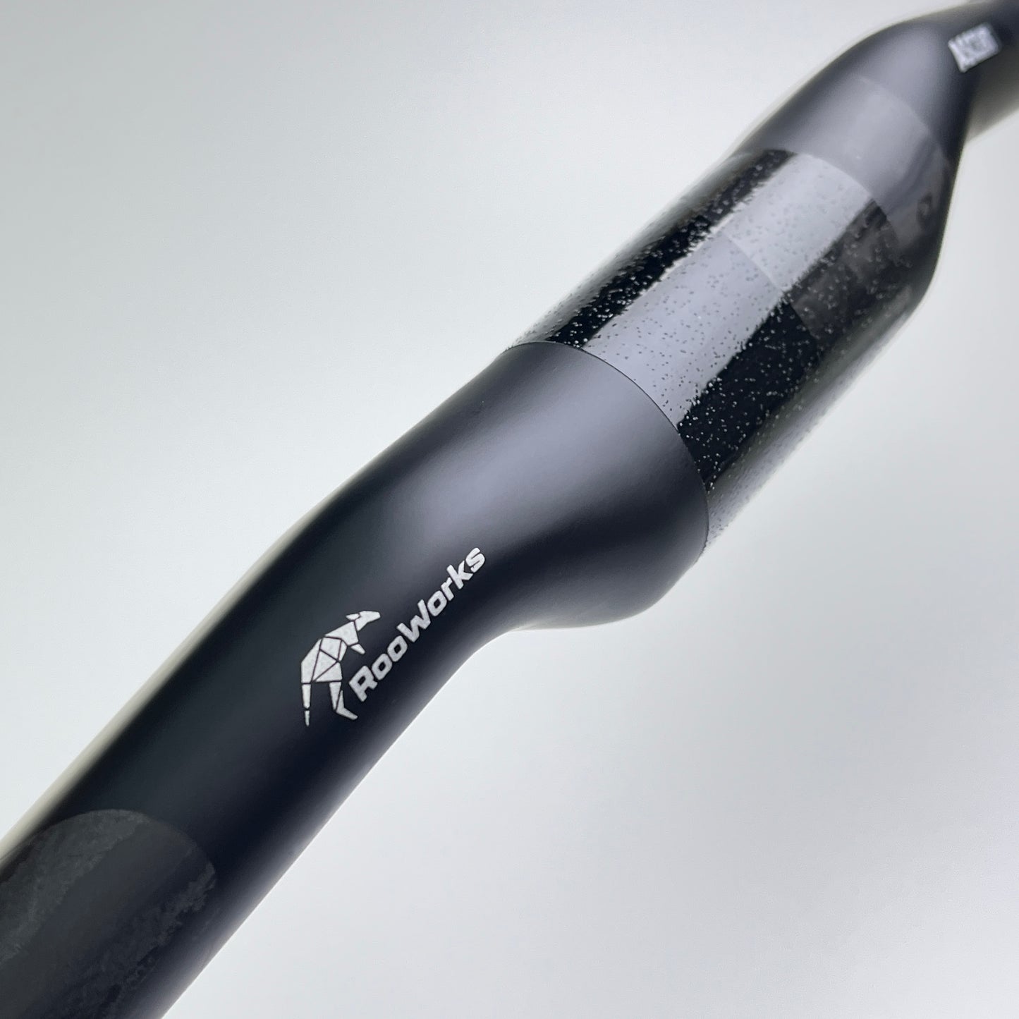 مقود ASCENT AEROO Aero | 30 سم بجزء علوي ضيق، مصمم للنساء والشباب وراكبي الدراجات ذوي الأكتاف الضيقة