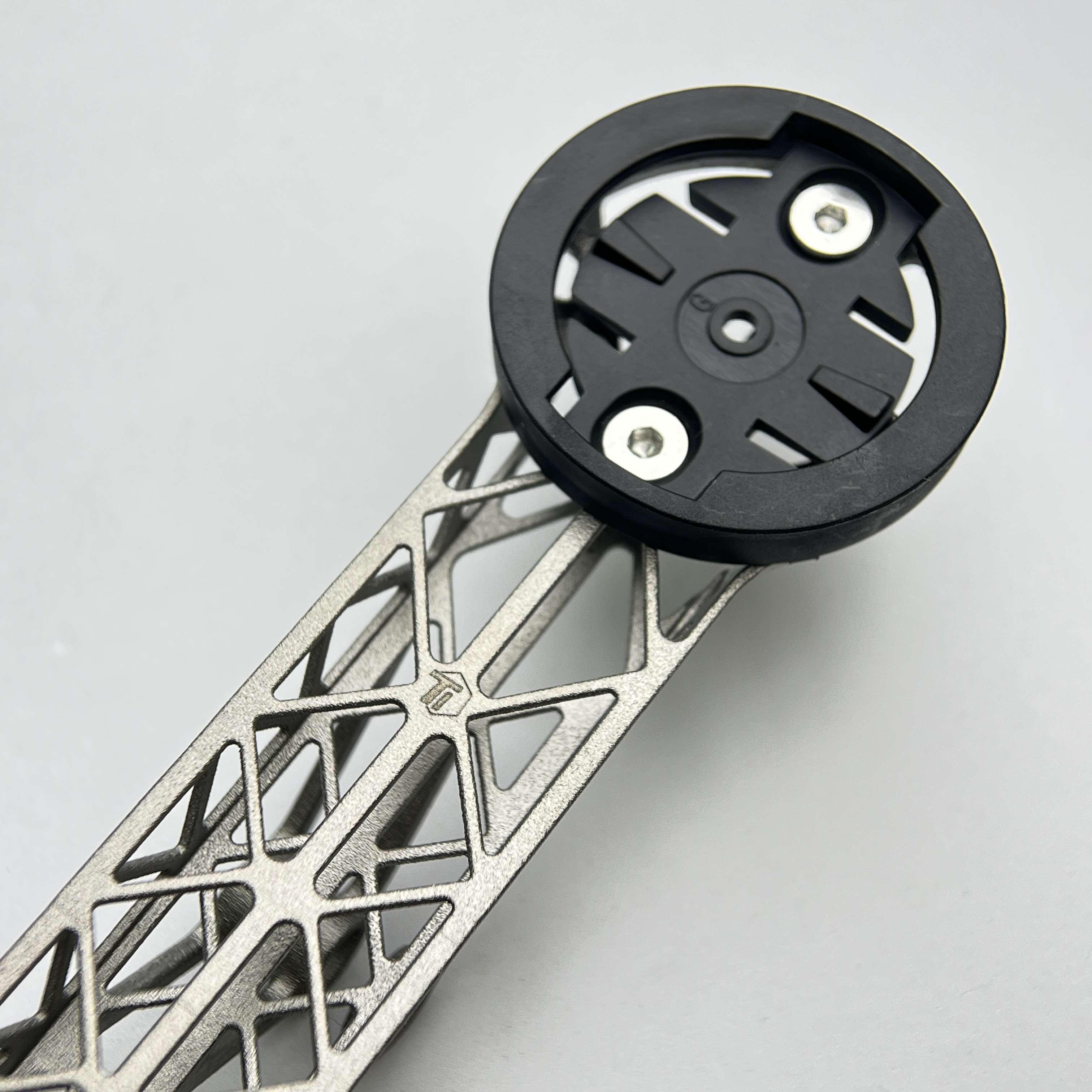 Giant Cadex Aero/Race チタン製サイクルコンピューター | Ti-Parts