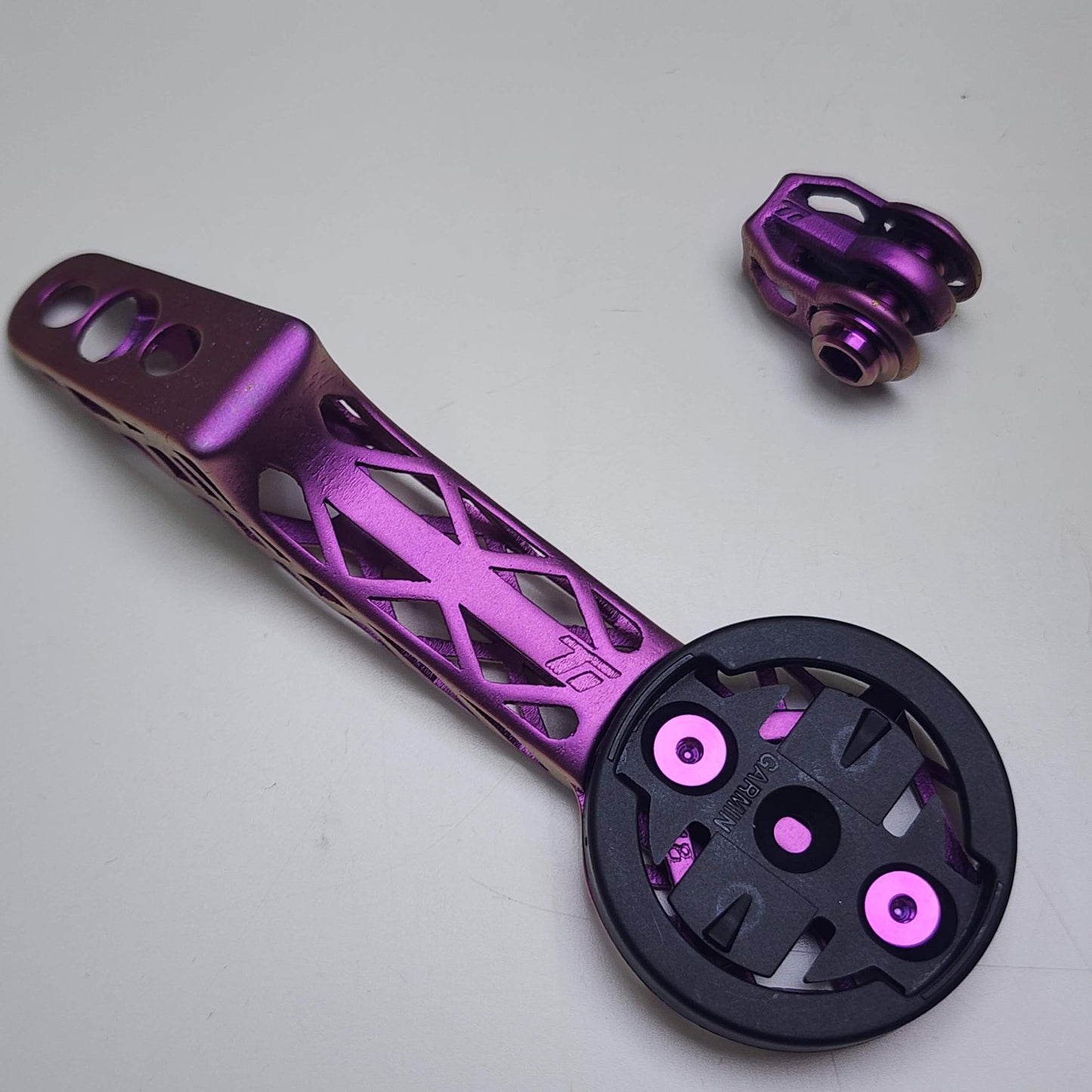 Držák na počítač Black Inc (Factor) z 3D tisku z titanu | Garmin Wahoo Bryton | Team Series