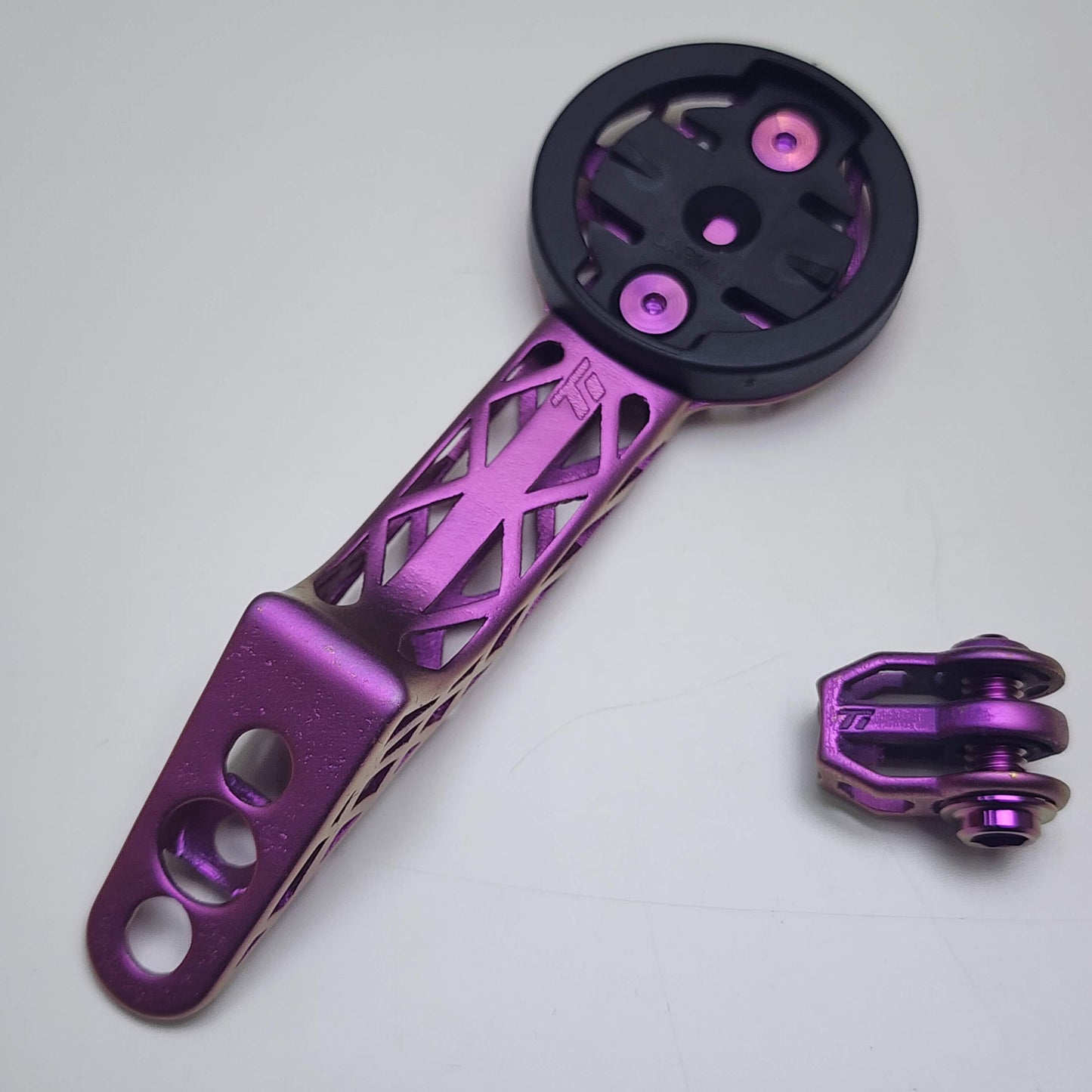 Držák na počítač Black Inc (Factor) z 3D tisku z titanu | Garmin Wahoo Bryton | Team Series