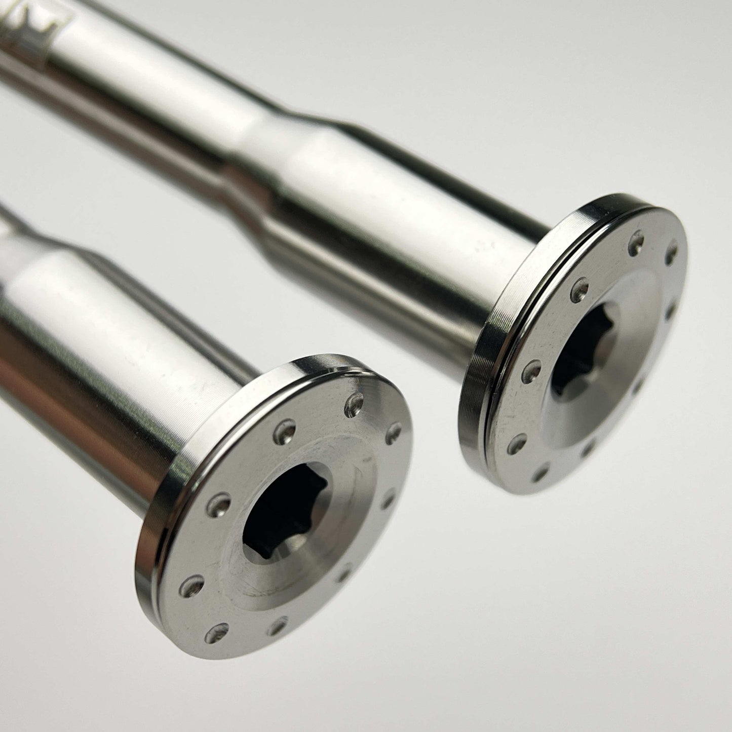 Fearless Knight 31.75g Pinarello Dogma F 2024 Titanium Thru Axle