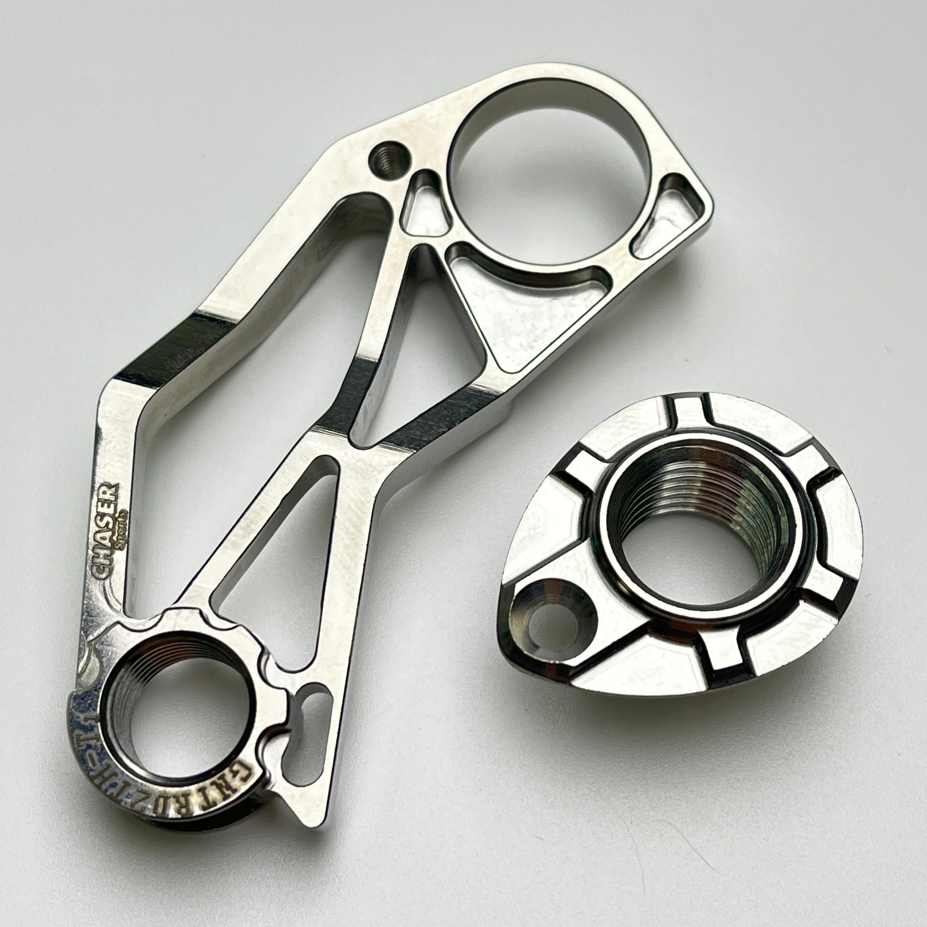 GiantTiRDhanger-Shimano_1.jpg?
