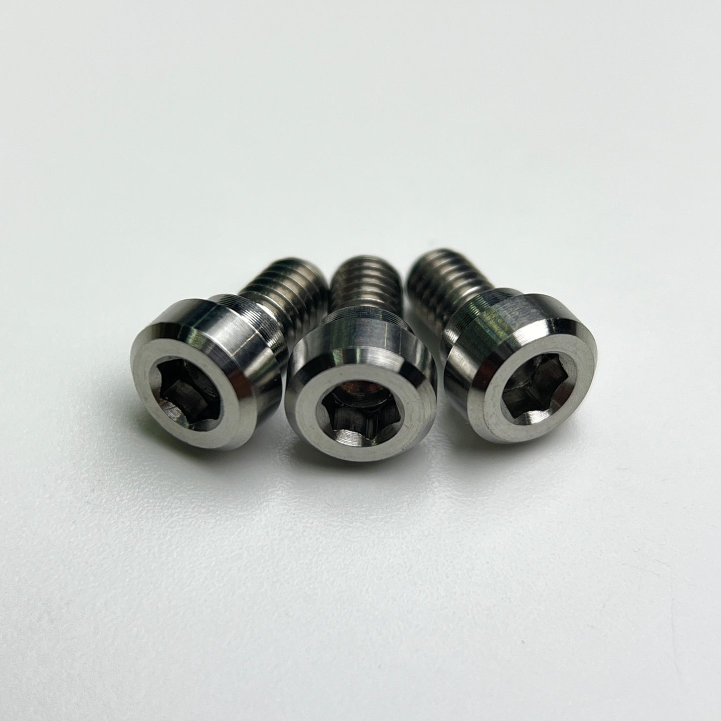 مسمار غطاء القابض من التيتانيوم - M9120 M8120 M8100 M8000 M7100 M420 MT200 M820 M640 Deore XT SLX XTR Saint Zee Giant Trek