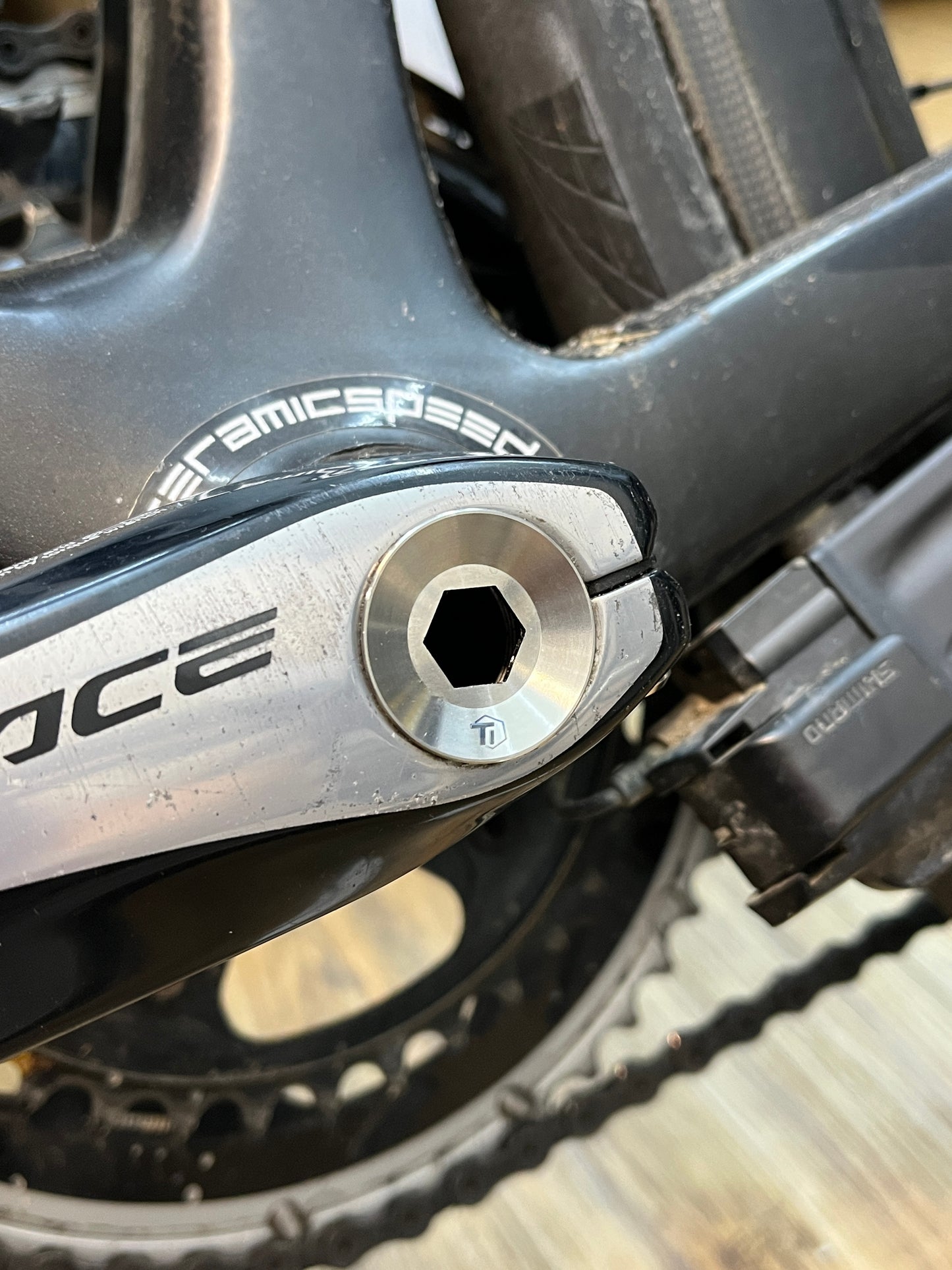 ฝาครอบข้อเหวี่ยงไทเทเนียมสำหรับ Shimano | 105 Ultegra Dura Ace R8000 R8100 R9100 R9200 Di2 XT XTR DEORE M8000 M9000 M785