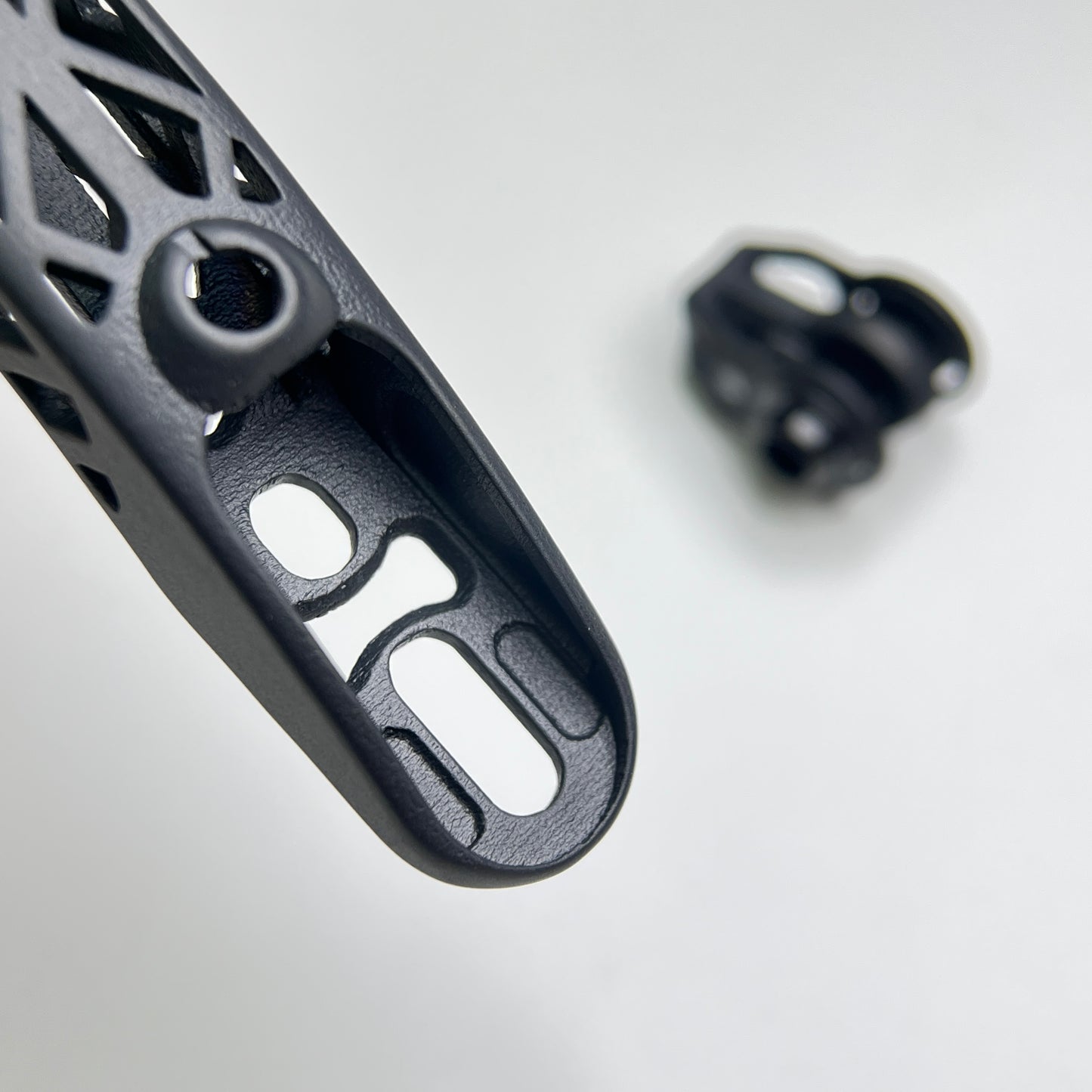 Supporto per computer Cervelo S5 (2023-2026) in titanio con stampa 3D | Garmin Wahoo Bryton