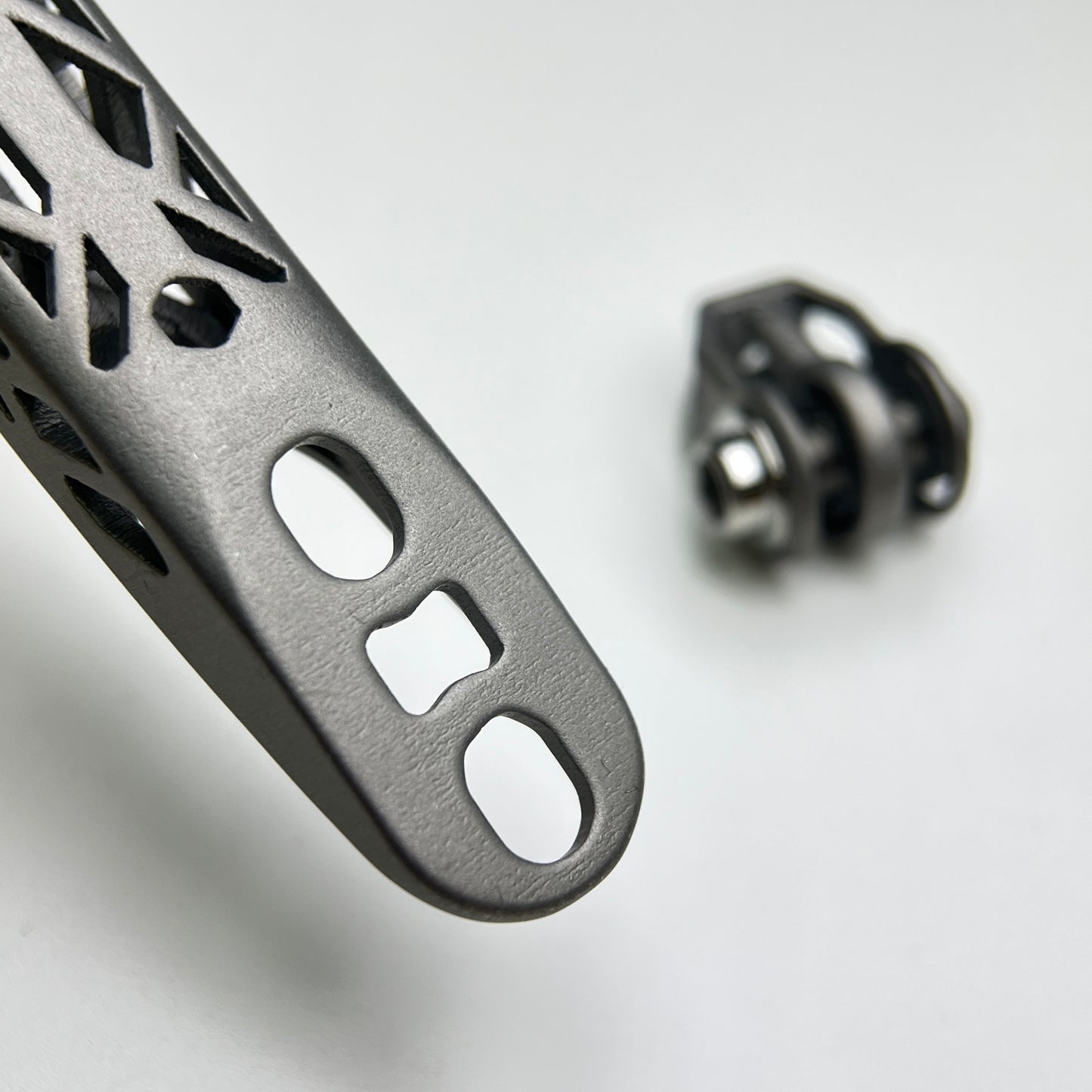 Grigio Carbonio T1000 HM Aero Titanium Držák pro 3D tisk na počítač | Garmin Wahoo GrigioCarbonio