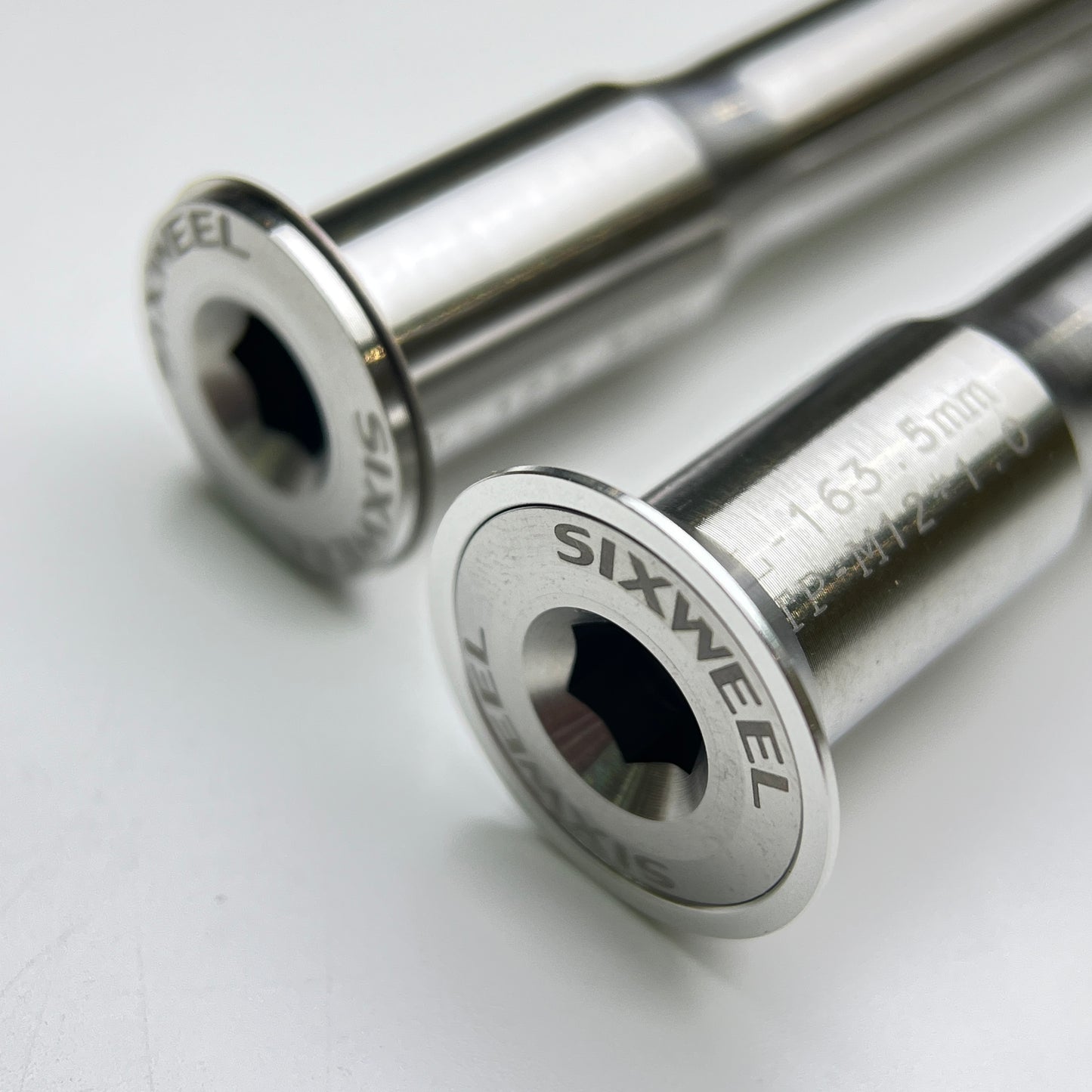 Eixo passante de titânio Sixweel 27,52g | Passoni Titanio Classica / Prima / XXTi / Fidia Disco