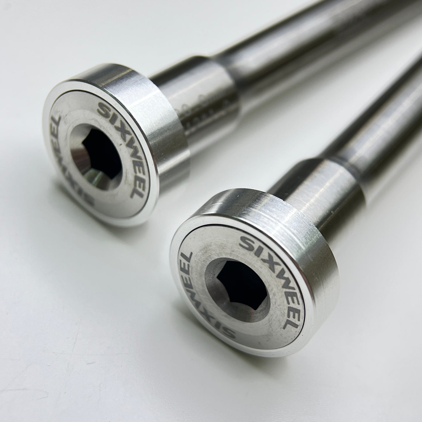 Sixweel 32.67g Titanium Thru Axle | BMC Teammachine/Timemachine/Roadmachine SLR