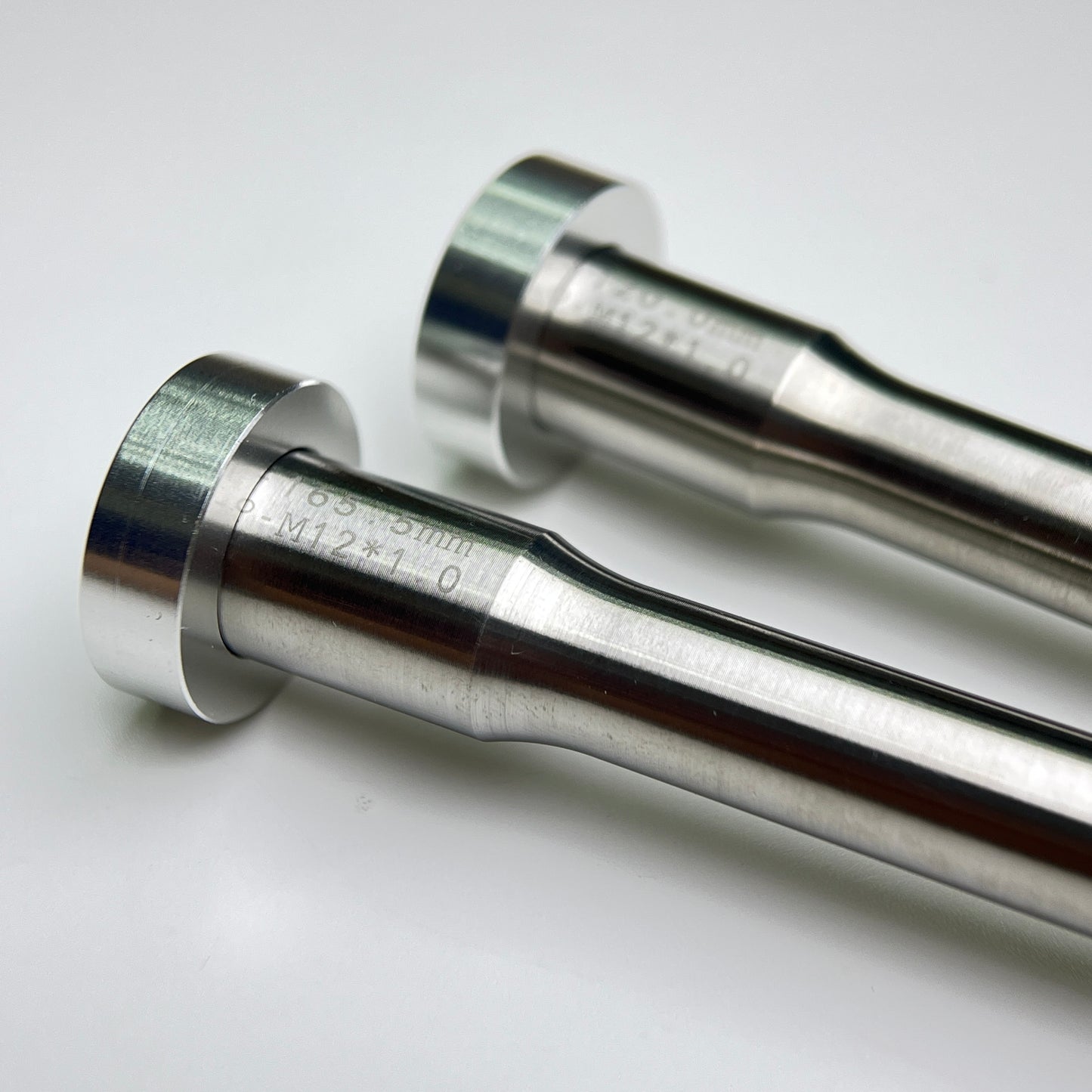 Sixweel 32.67g Titanium Thru Axle | BMC Teammachine/Timemachine/Roadmachine SLR