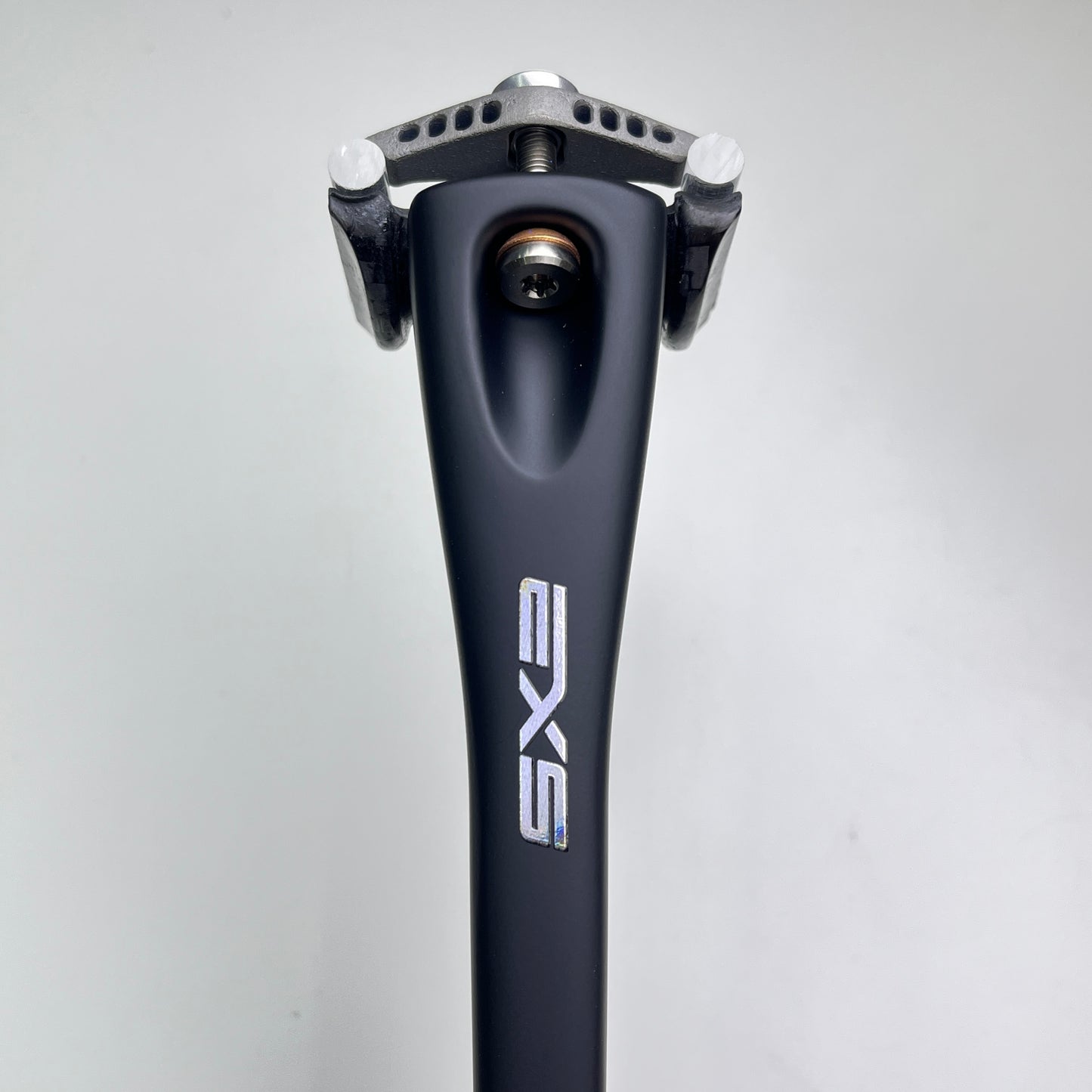 [สั่งซื้อล่วงหน้า] อัพเกรดหลักอาน EXS Carbon Fiber | Pinarello Dogma F Dogma X 2024 2025