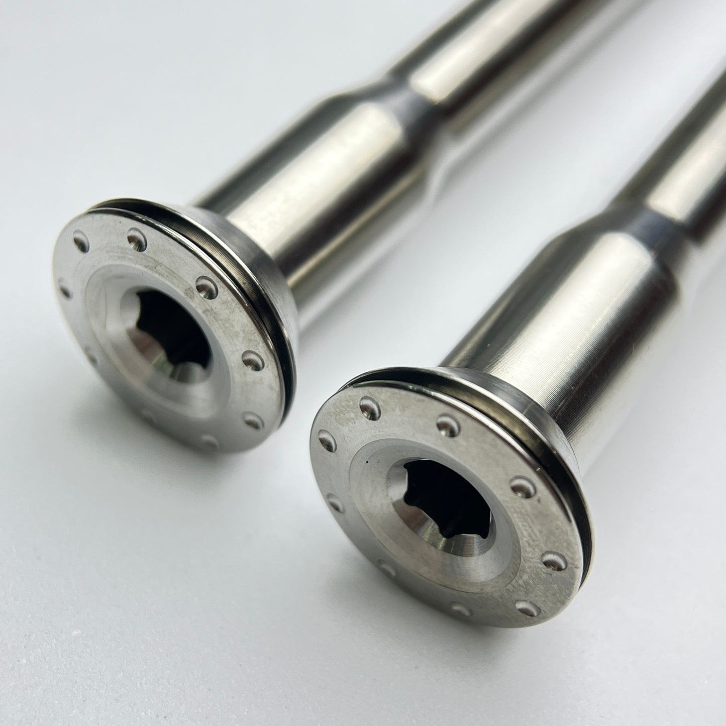 Fearless Knight 29.89g Titanium Thru Axle | Colnago V5RS Y1RS V4RS V3RS