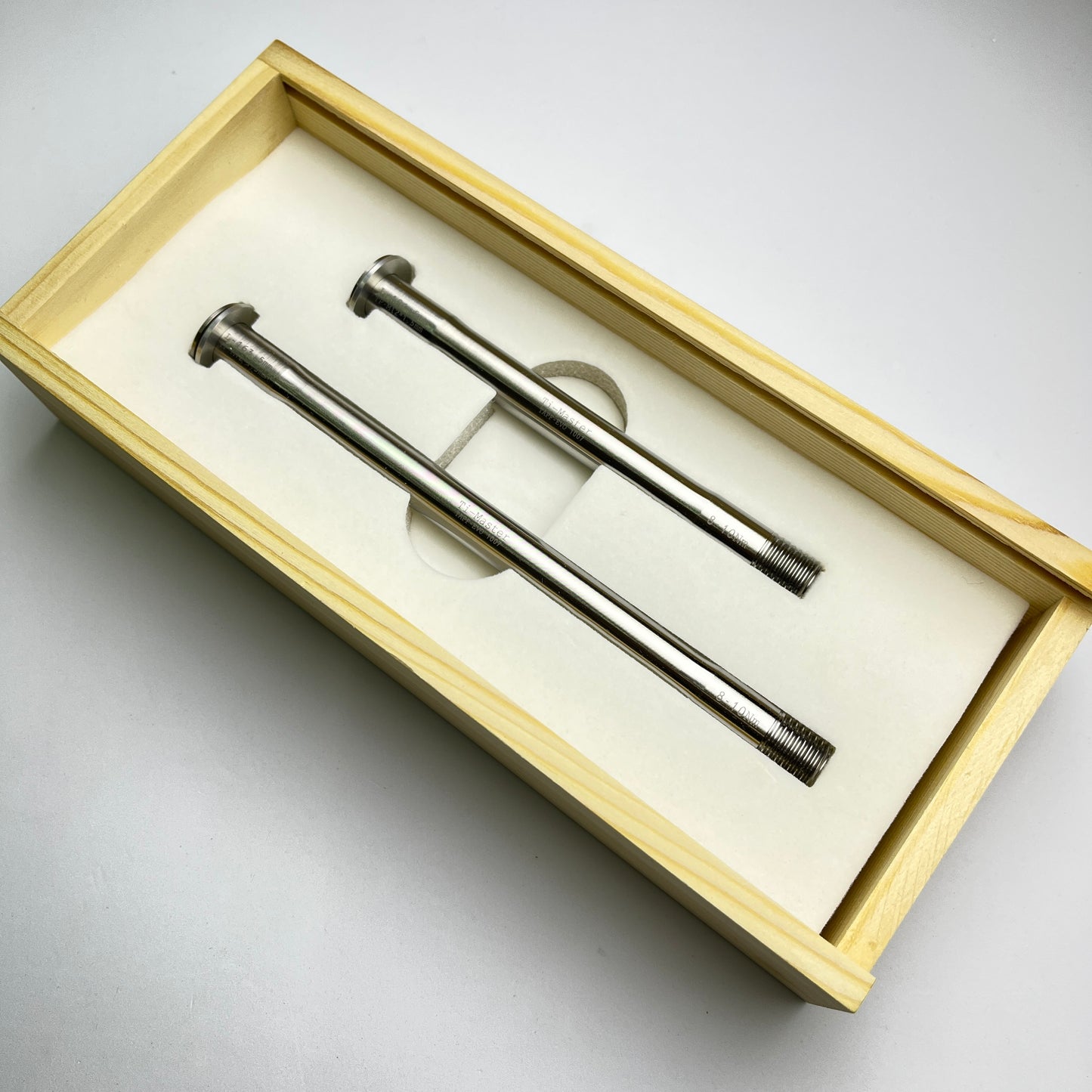 Eixo passante de titânio Ti-Master 24,44g | Pinarello Dogma F MY25 MY24