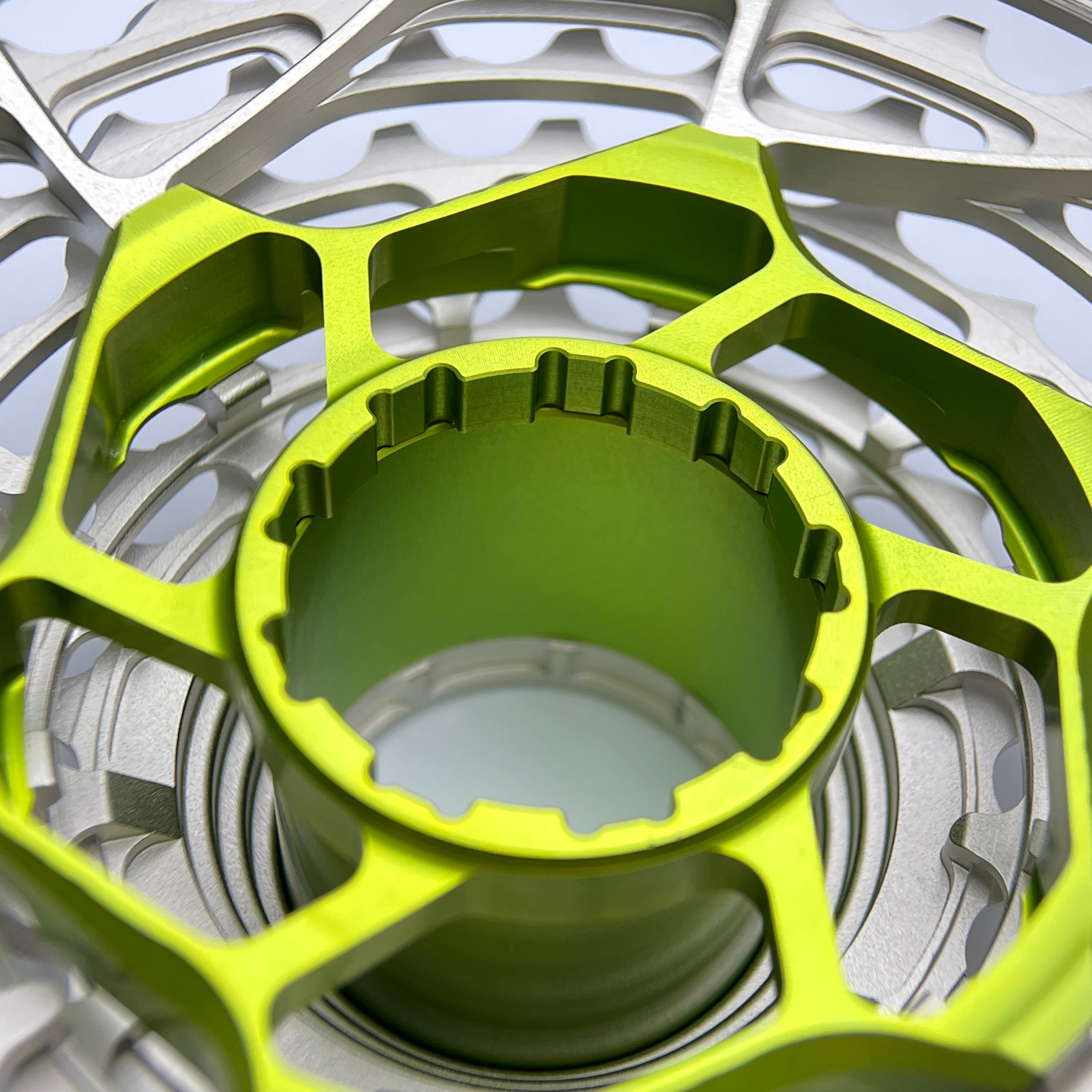 FLYMaster 12速ワンピーススチールカセット｜ソリッドCr-Mo鋼からCNC