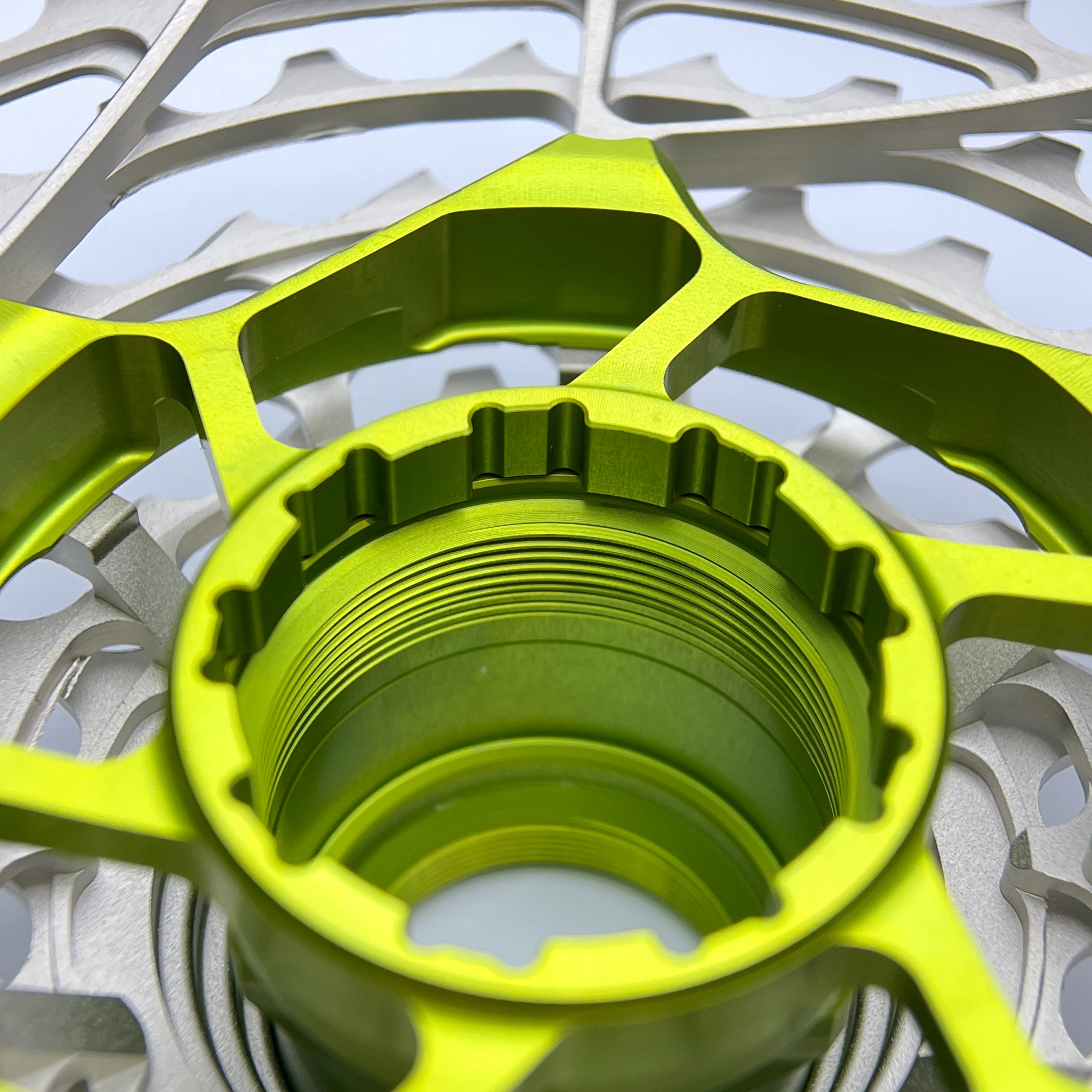 FLYMaster 12速ワンピーススチールカセット｜ソリッドCr-Mo鋼からCNC