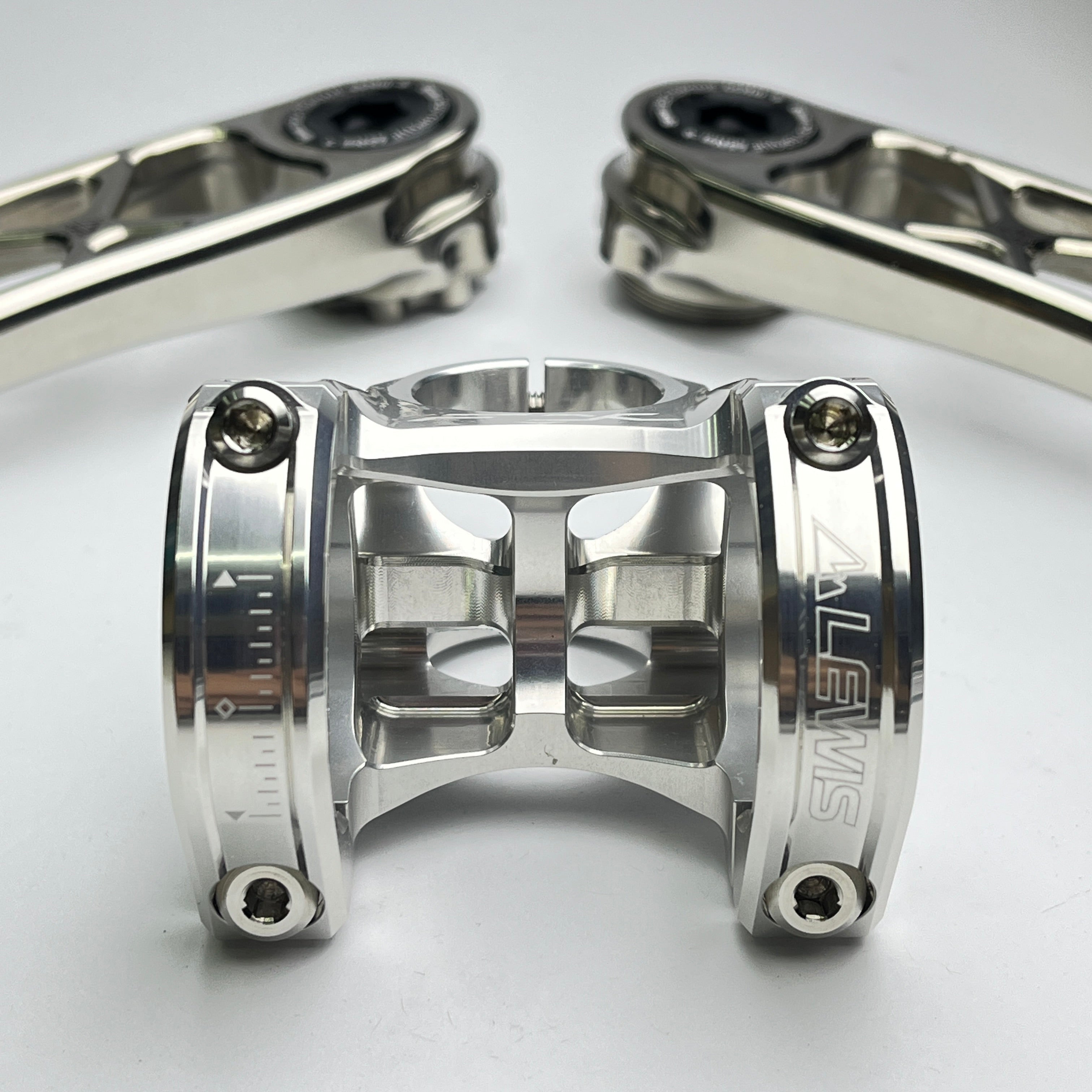 Lewis FX CNCアルミMTBステム | 直径35mm、リーチ40mm 7075
