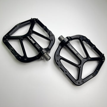 Lewis Ridge 7075 Aluminum Flat Pedals | DH &