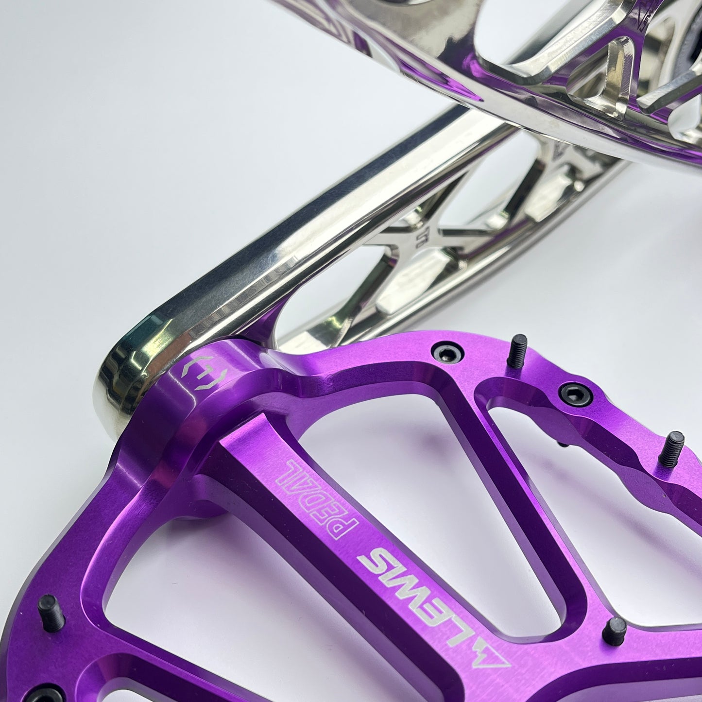 Lewis Ridge 7075 Aluminum Flat Pedals | DH & Enduro CNC Forged, Titanium Bolts Included