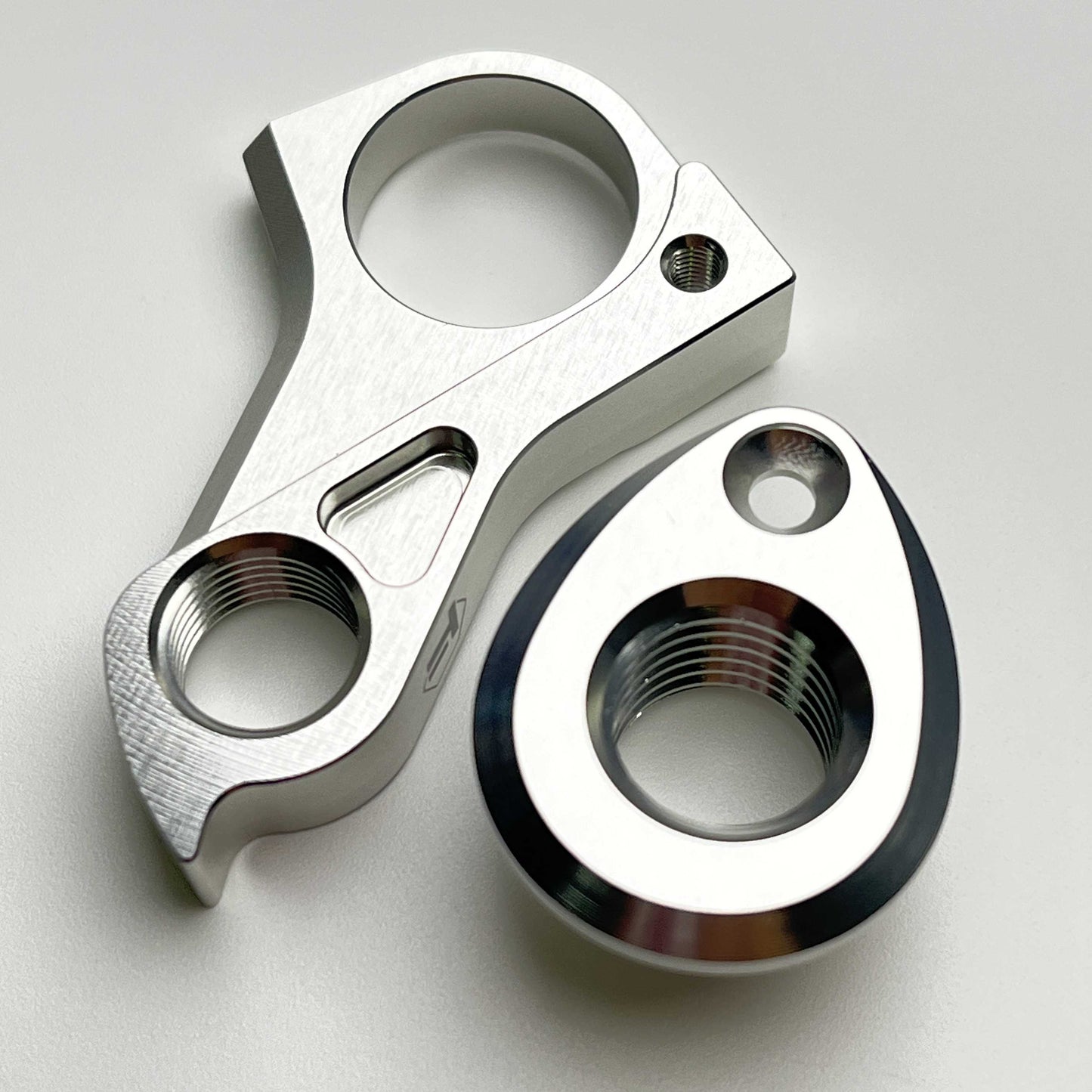 Móc treo Derailleur sau gắn trực tiếp Pinarello | Shimano