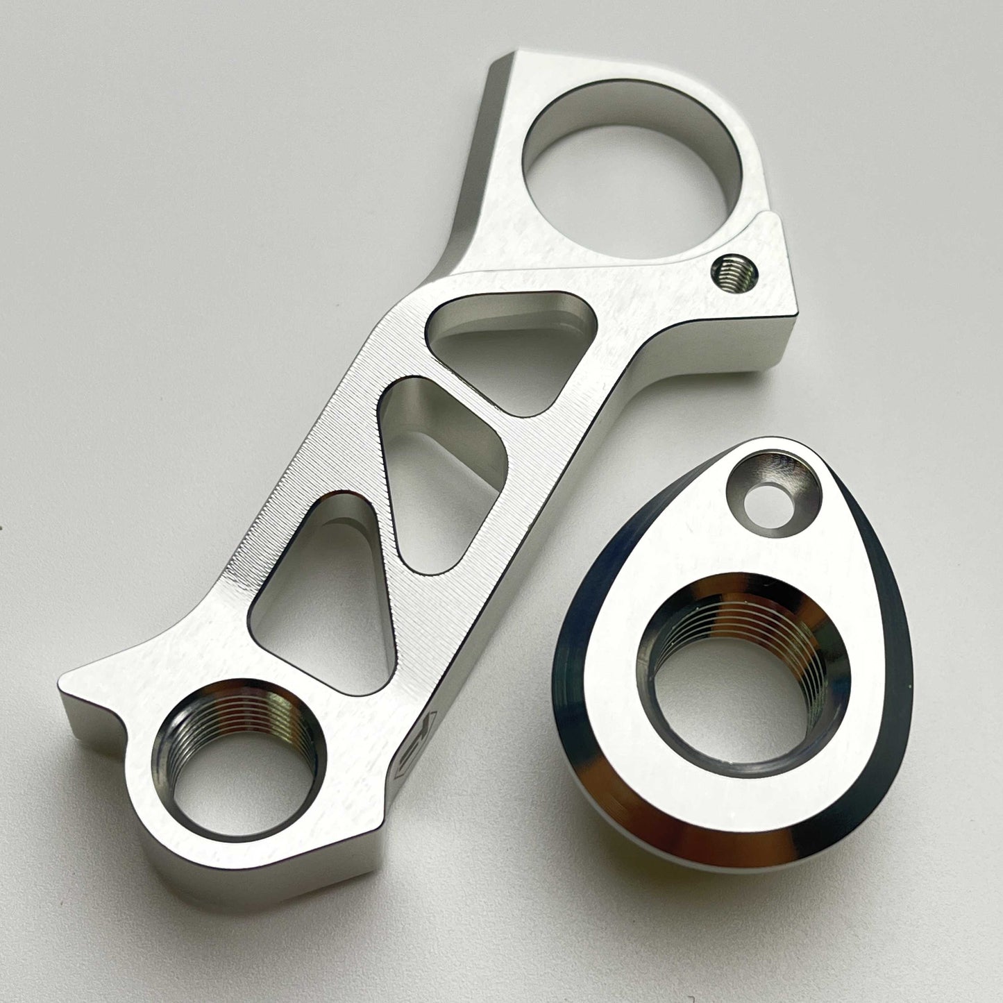 Móc treo Derailleur sau gắn trực tiếp Pinarello | Shimano