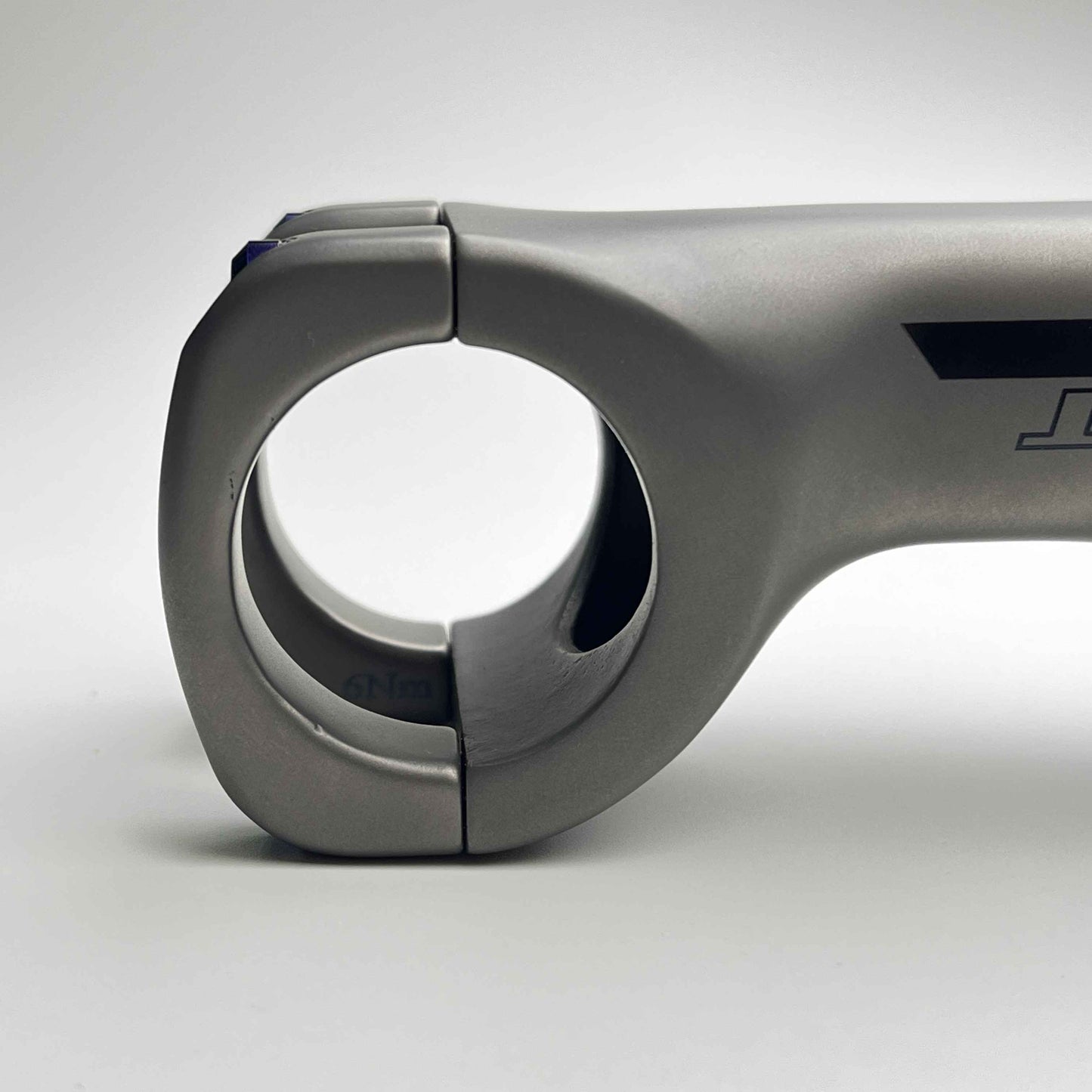 Mesa Laget de Titânio Impressa em 3D | 80-100mm, -7° | Inclui Tampa, Gaxeta e Parafusos de Titânio
