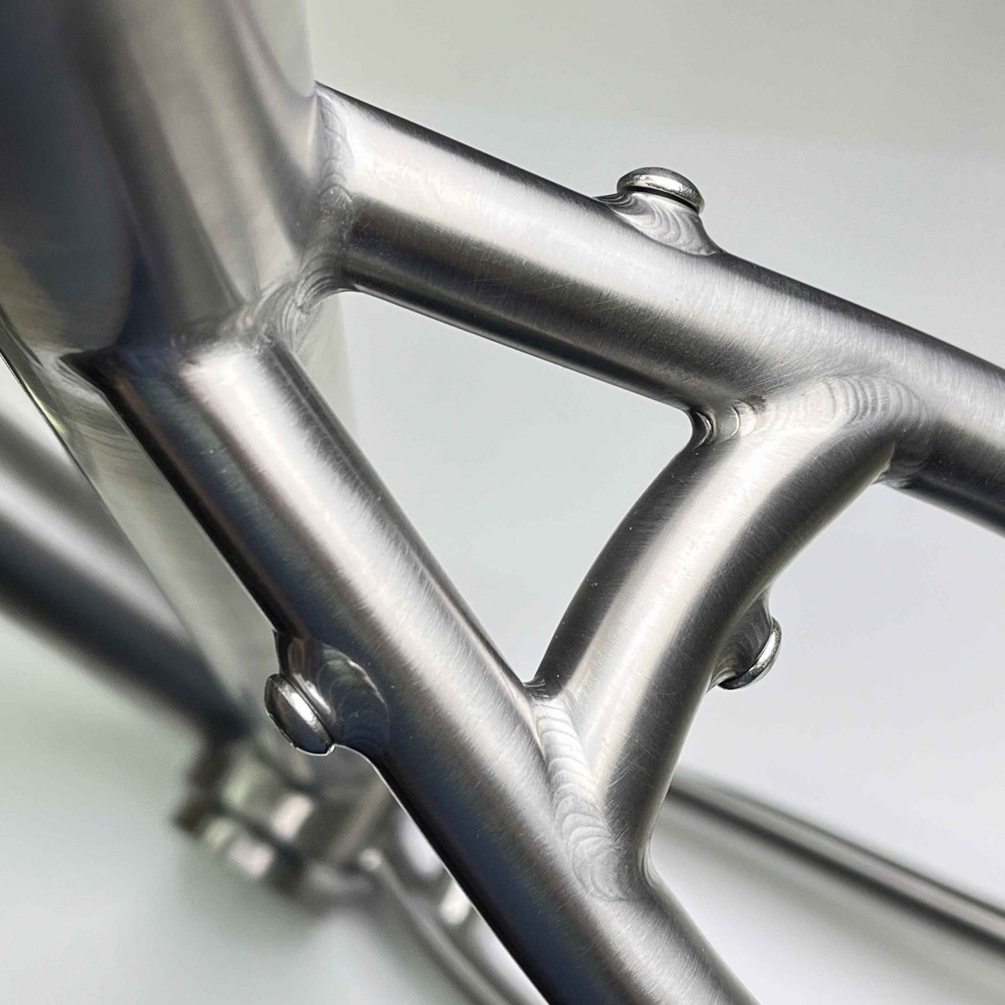 Cuadro Laget G1 de titanio para Gravel | 1600g (S) | 700c/650b | Bikepacking y cicloturismo