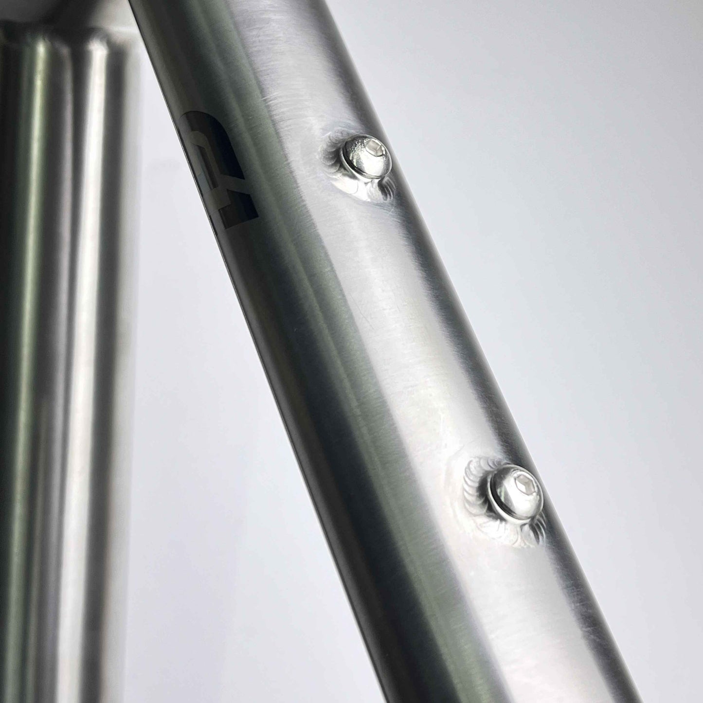 Cuadro Laget G1 de titanio para Gravel | 1600g (S) | 700c/650b | Bikepacking y cicloturismo