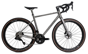 titanium gravel bike Laget G1 Frameset | 1600g (S) | 700c/650b Color:Army green Anhängerkupplung für Hunde-Fahrradanhäner / Kundenstopper mit Topschild our premier gravel and