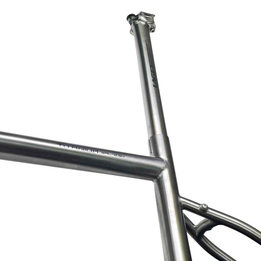 Laget Titanium Straight Seatpost | 0mm (Zero)-Offset, 27.2/31.6mm