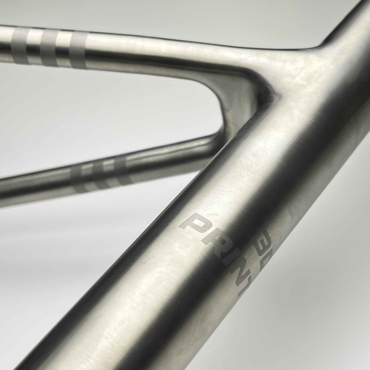 Cuadro de carretera Laget Pioneer One Titanium | Titanio impreso en 3D | 1350g (S) | 700x32c